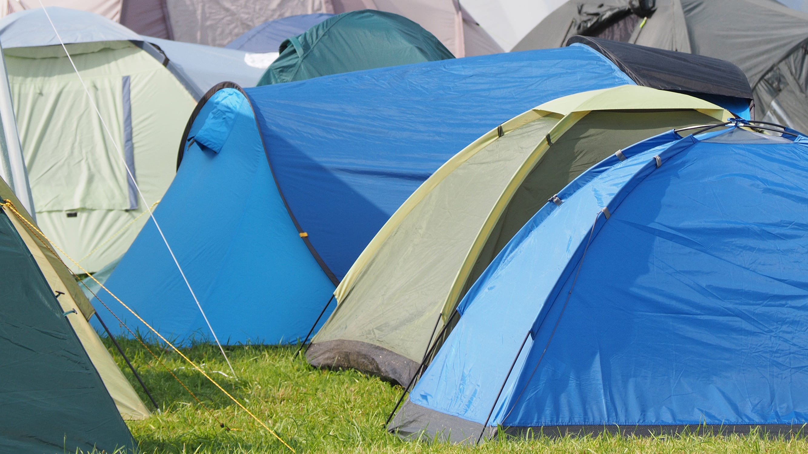 Residents, commuters angry over growing encampment near Chatsworth Metrolink Station