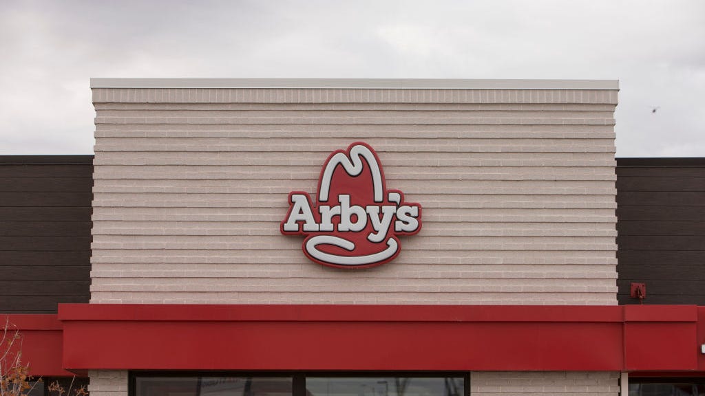 Family sues Arby's for $1M after manager found dead in freezer with bloody hands