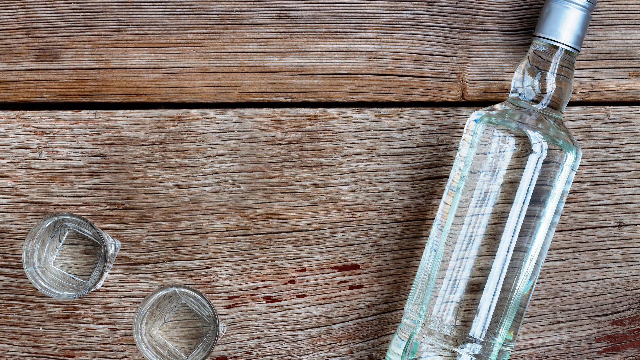 Burglar breaks into home claiming he saw dead bodies inside, drinks vodka, then leaves