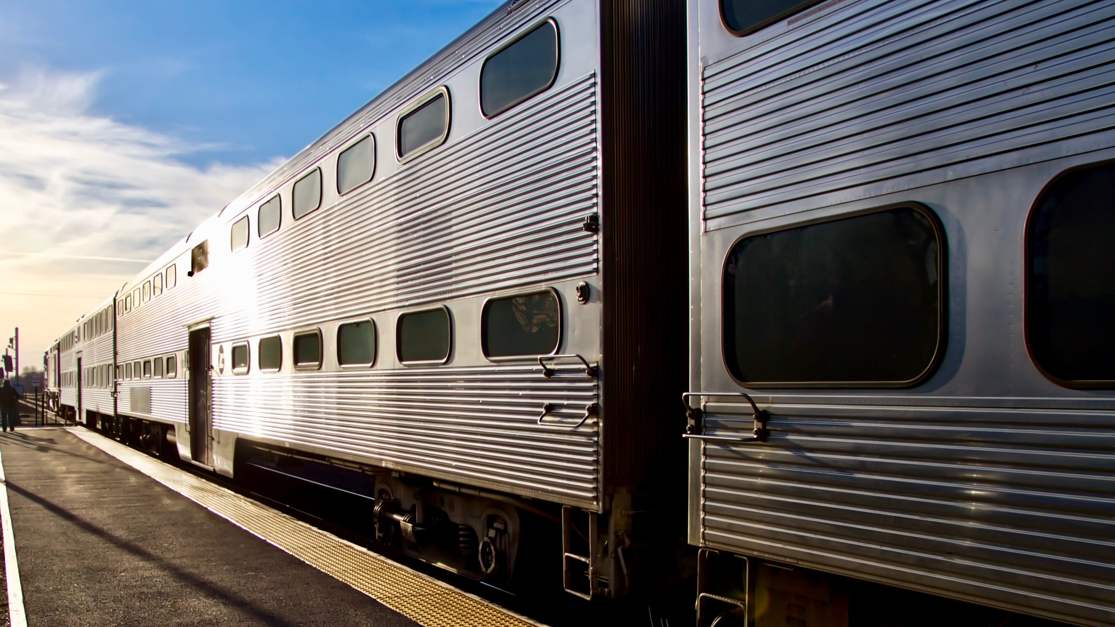 Metra offers $7 all day passes for Thanksgiving, Black Friday travel