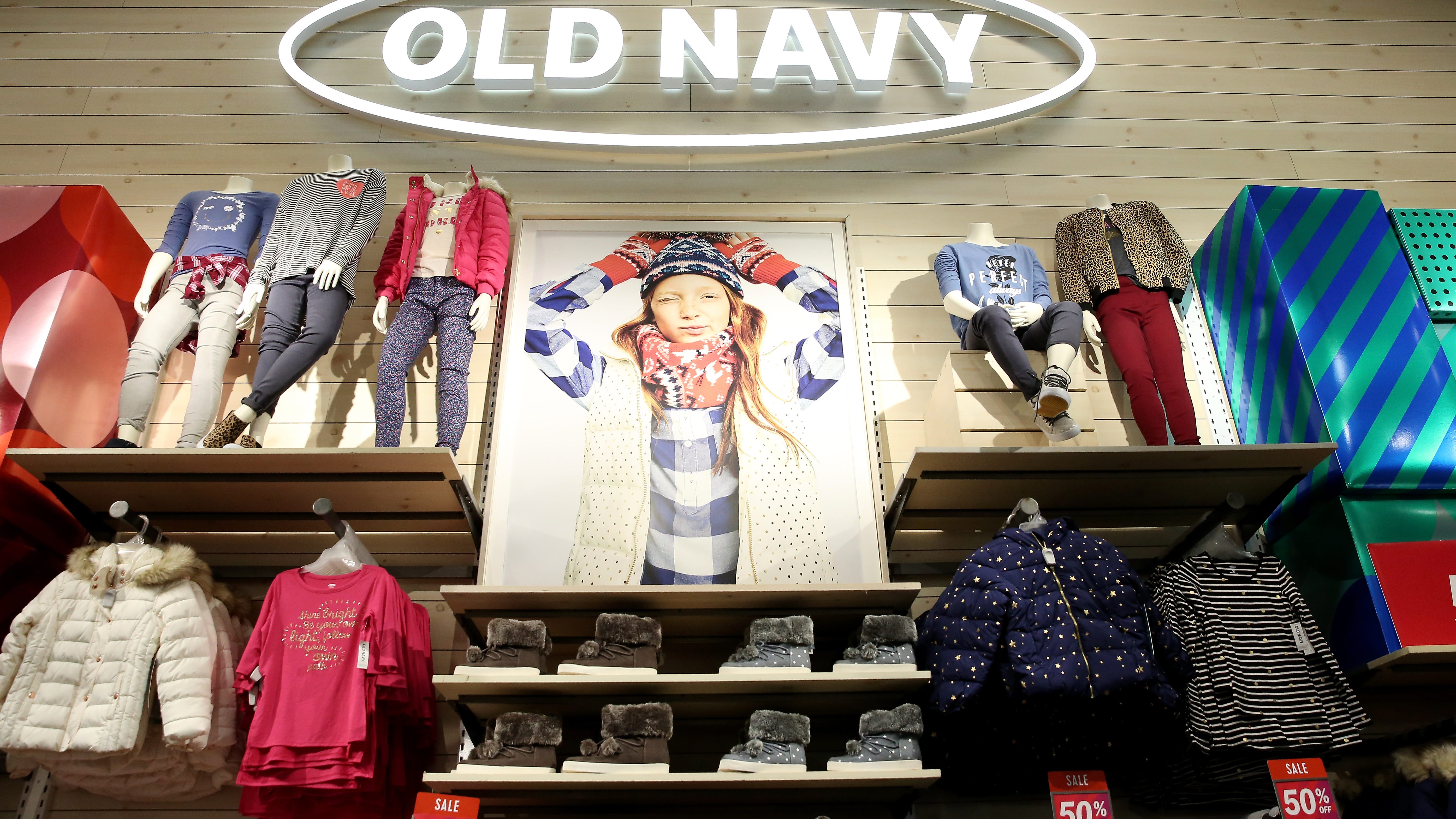Chicago's Old Navy flagship store closing its doors today
