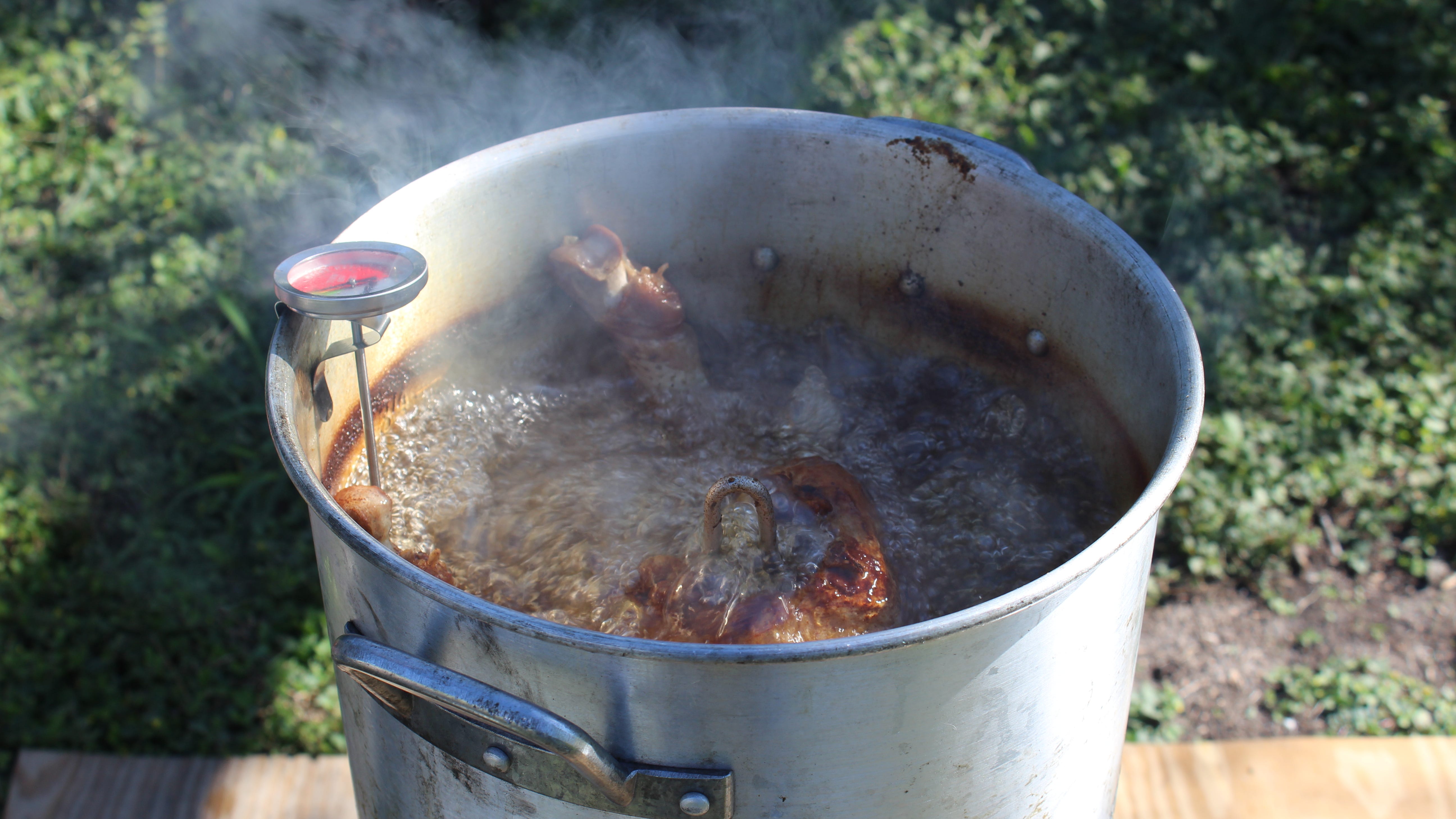 WATCH: Don’t let a deep fried turkey fry you too — tips for how to stay safe this Thanksgiving