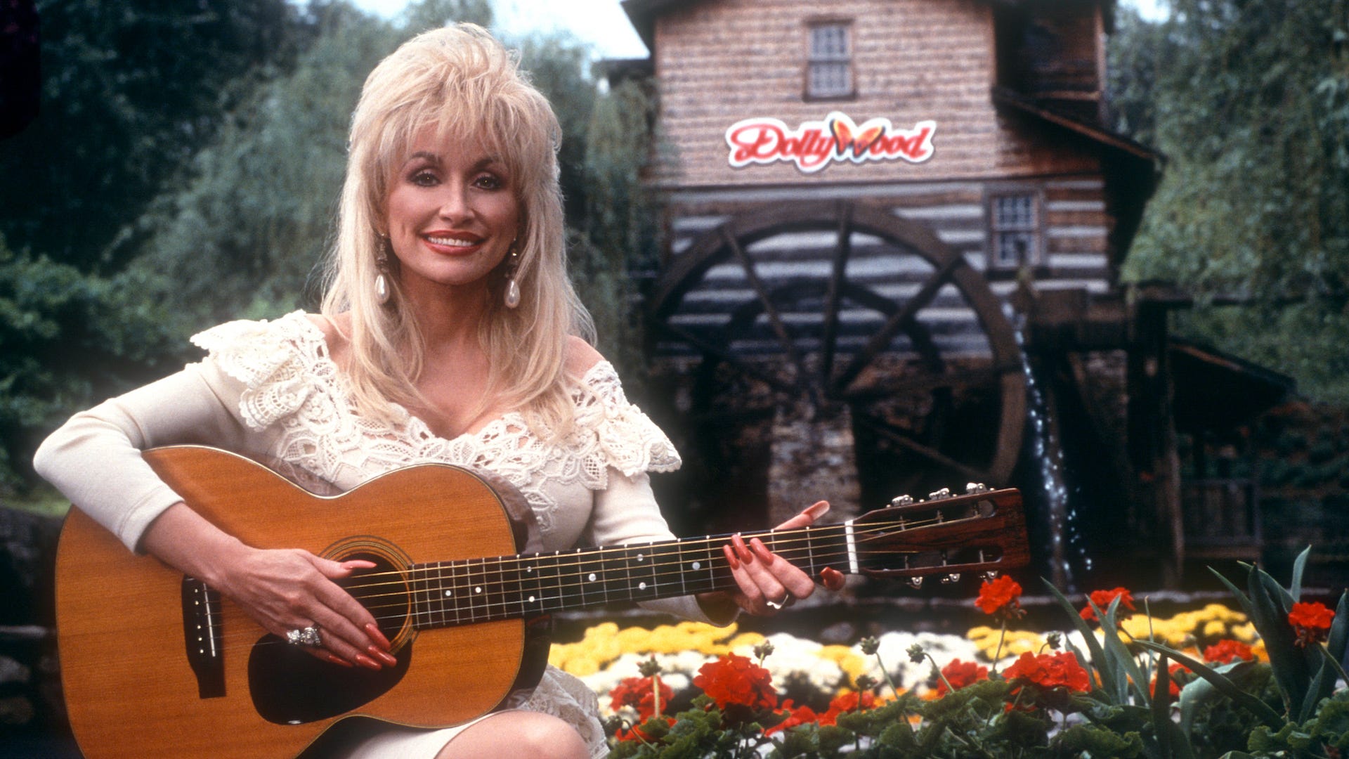 Dolly Parton details her half a billion dollar expansion to Dollywood