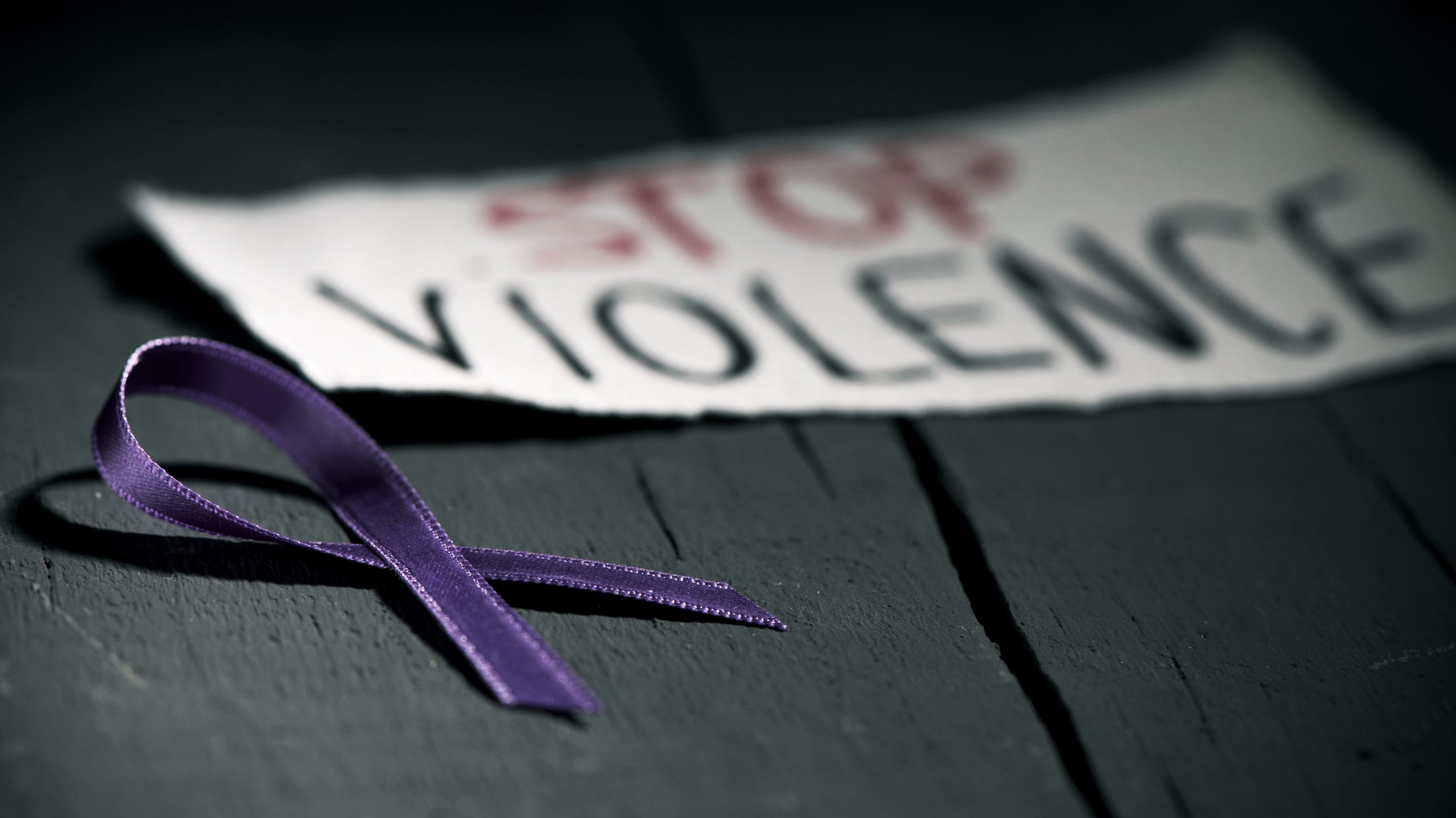 Cook County seeks to offer 24/7 help for domestic violence victims