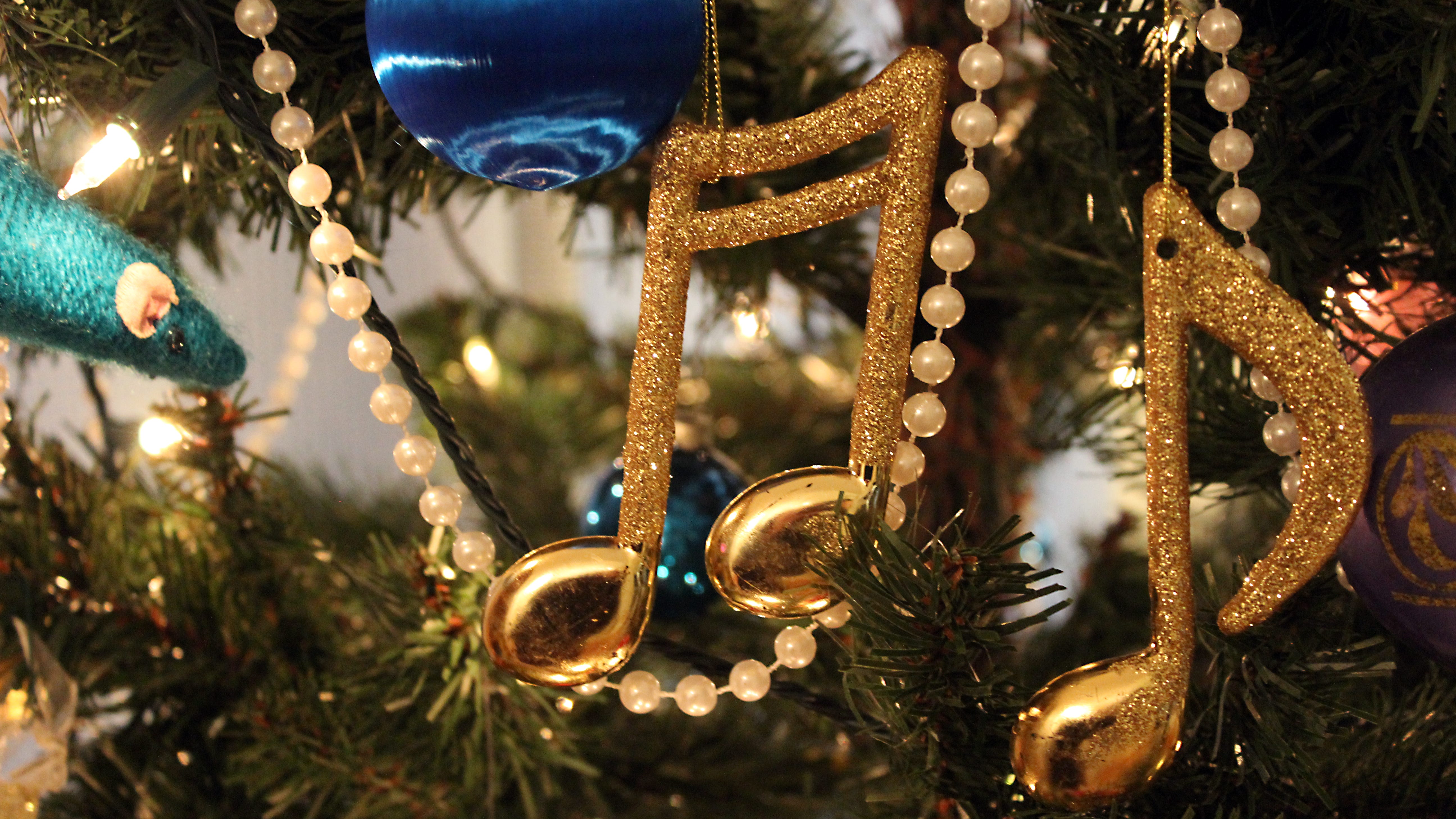 Top 10 Christmas songs of all time