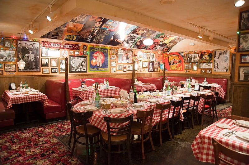 Atmosphere as Buca di Beppo hosts pre-game meal for Everton Football Club