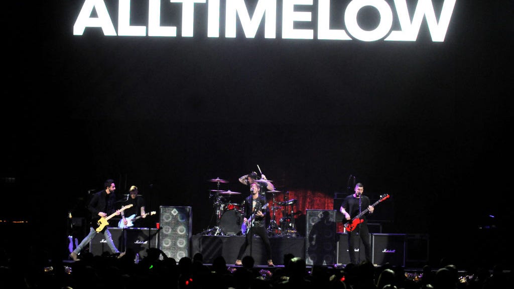 Band asks judge to order Twitter to identify member in libel suit