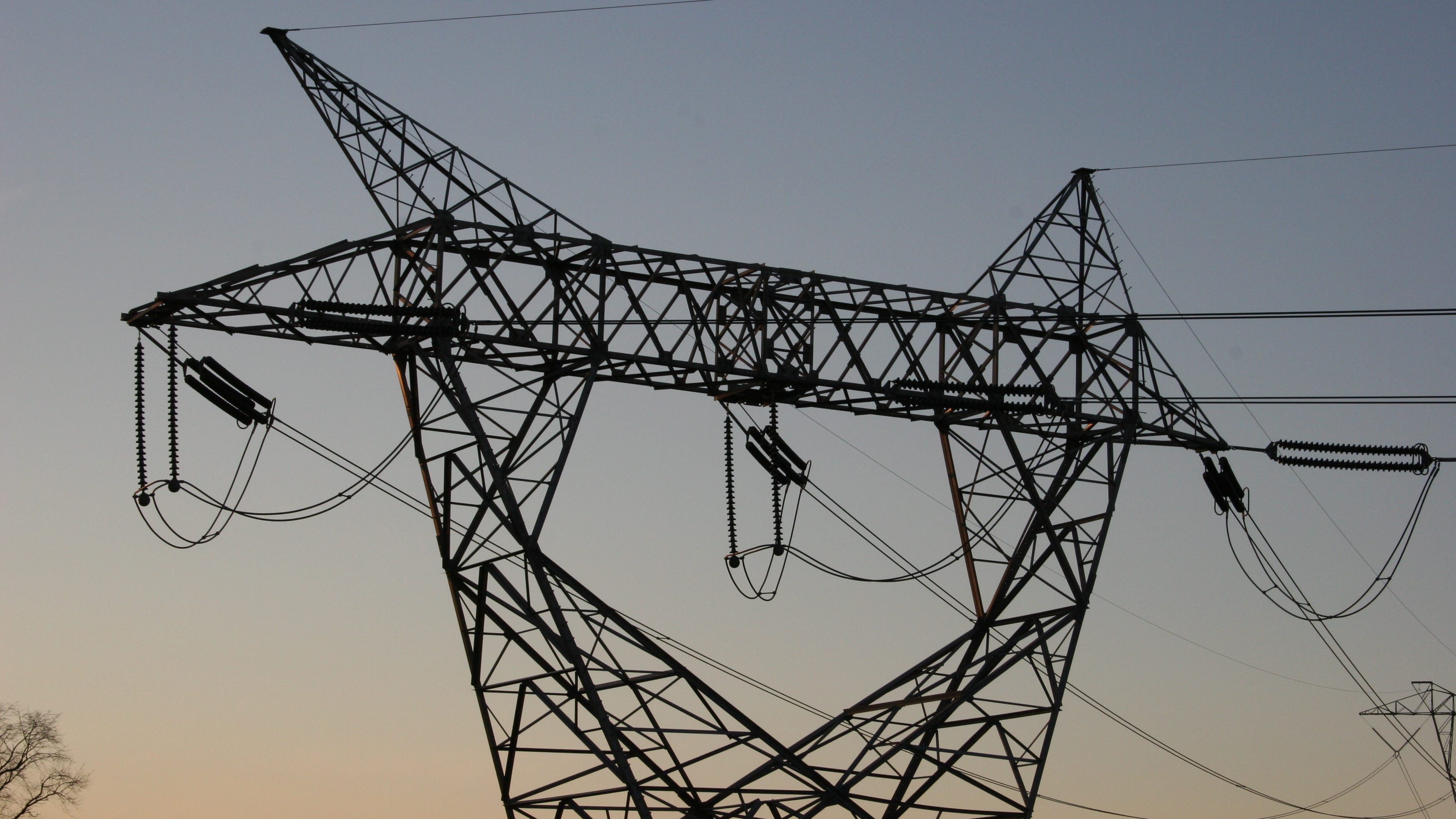 As temps rise, so does power usage, grid operator ready to up the watts
