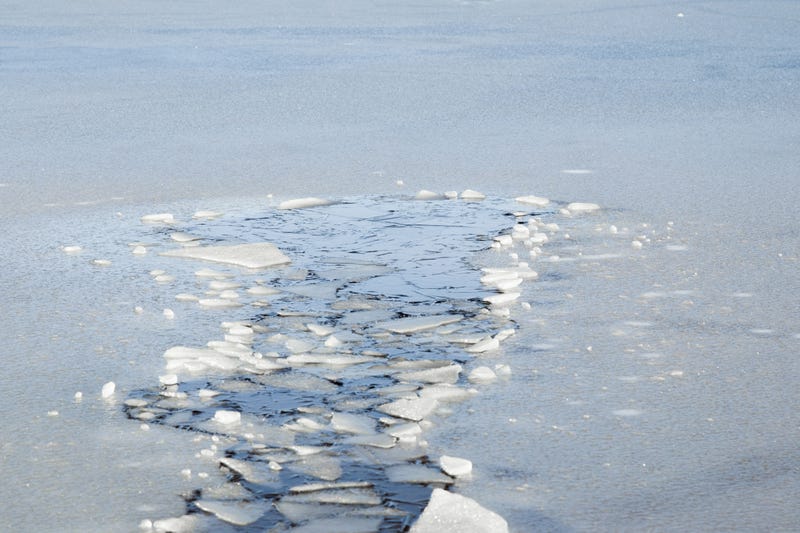 Cracked ice