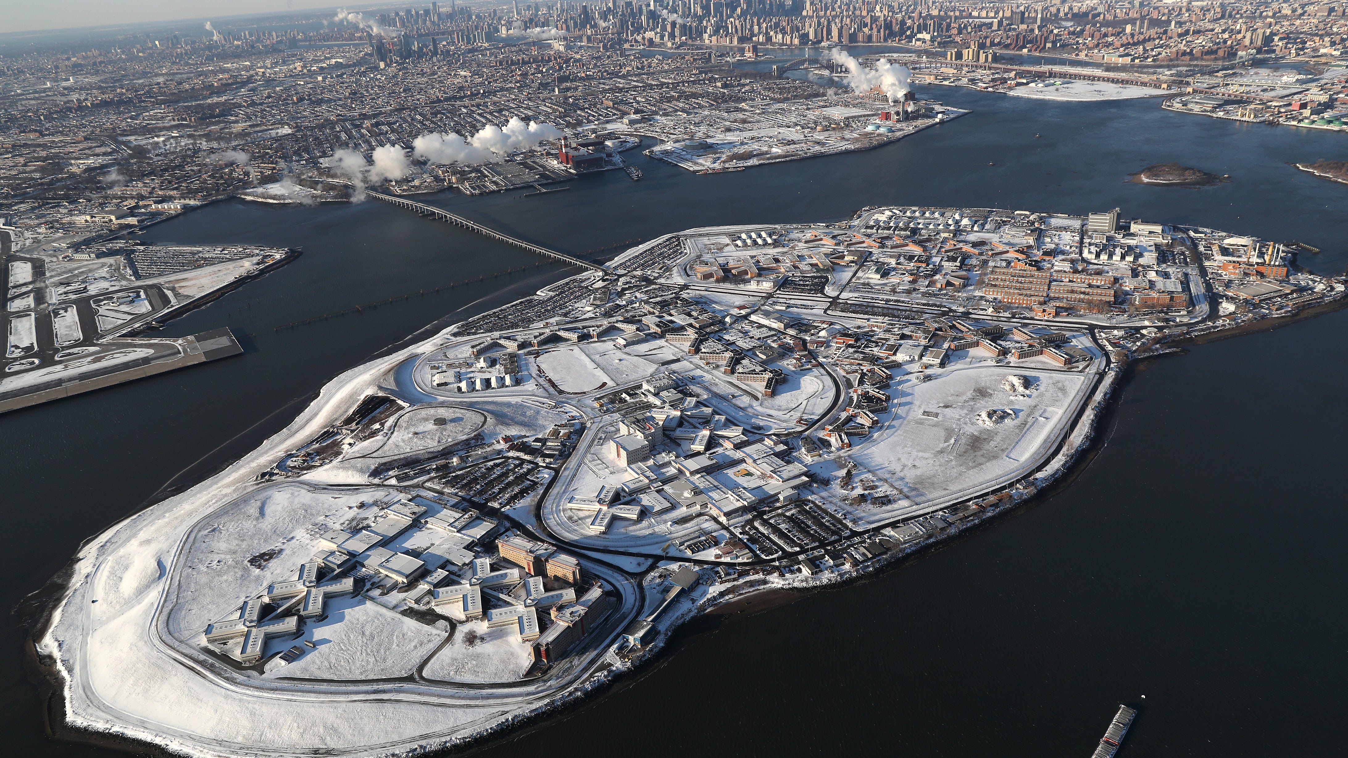 Rikers inmate dies by suicide, 17th death and 6th suicide this year: report