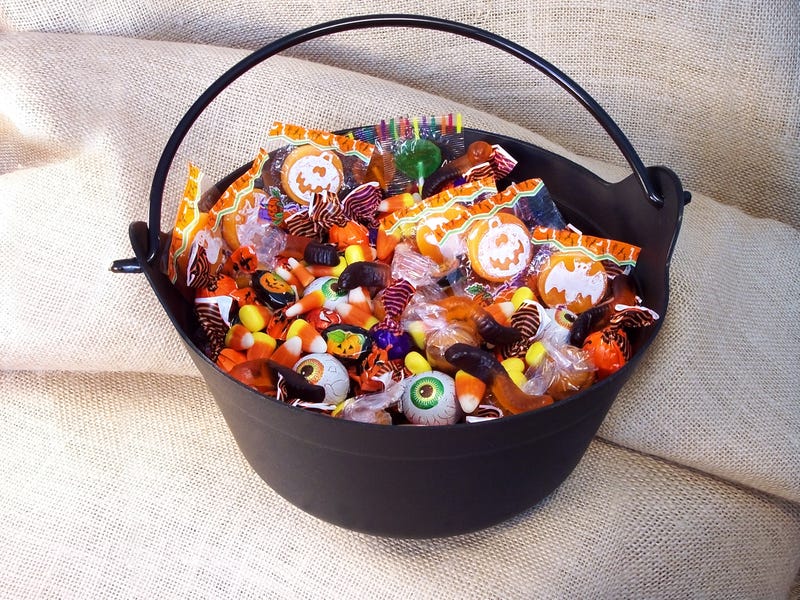 halloween candy in a black bowl