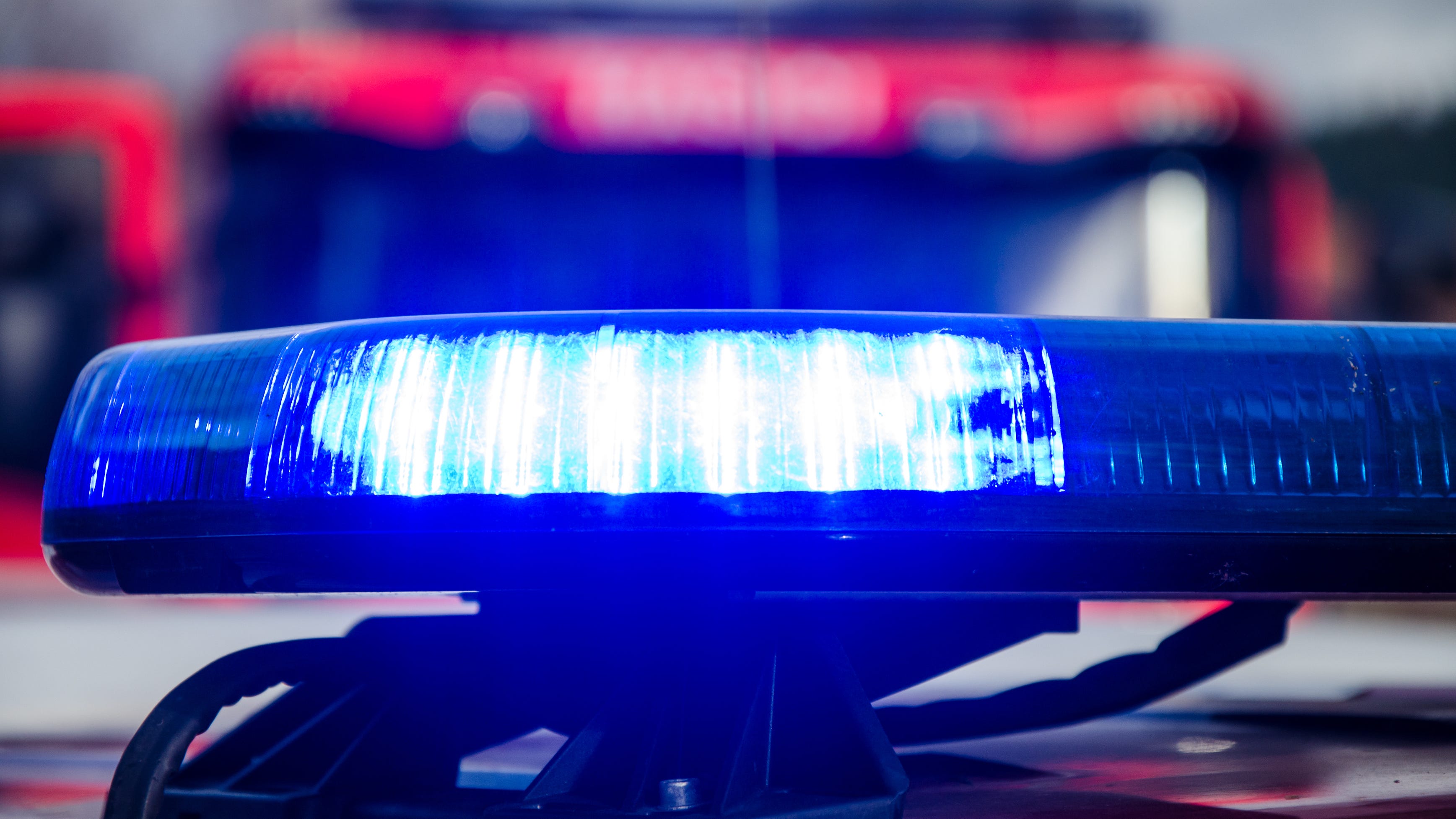 Driver dies in single-car crash in Wise County
