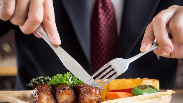 New Fort Worth restaurant enforces a dress code and bans cell phones from the table