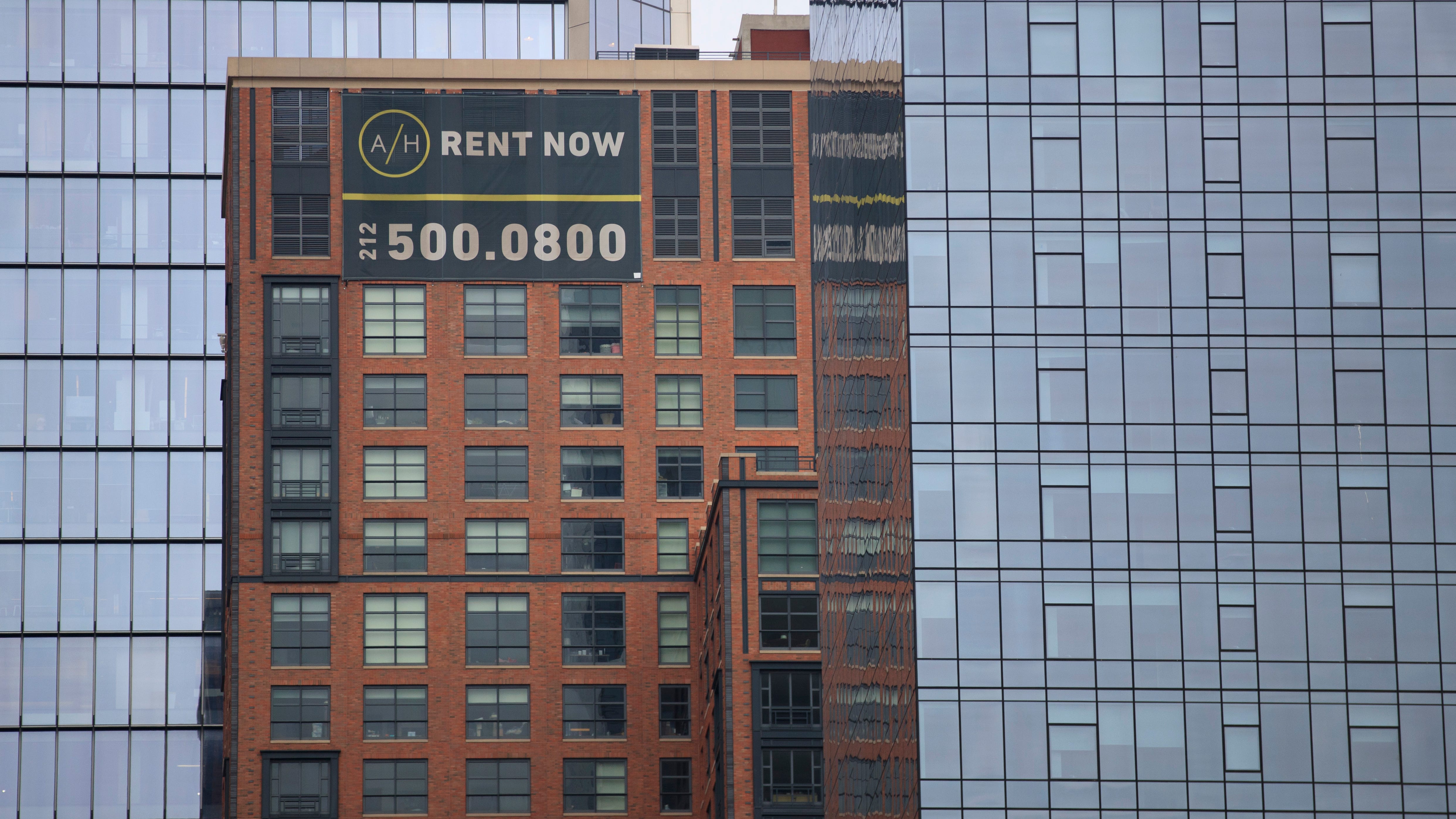 Board votes to approve up to 7% rent hike for rent-stabilized apartments after NYC Council member, tenants rush stage