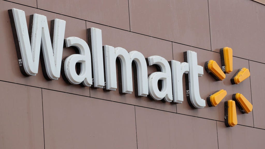 Walmart drops $35 minimum for its members’ online orders