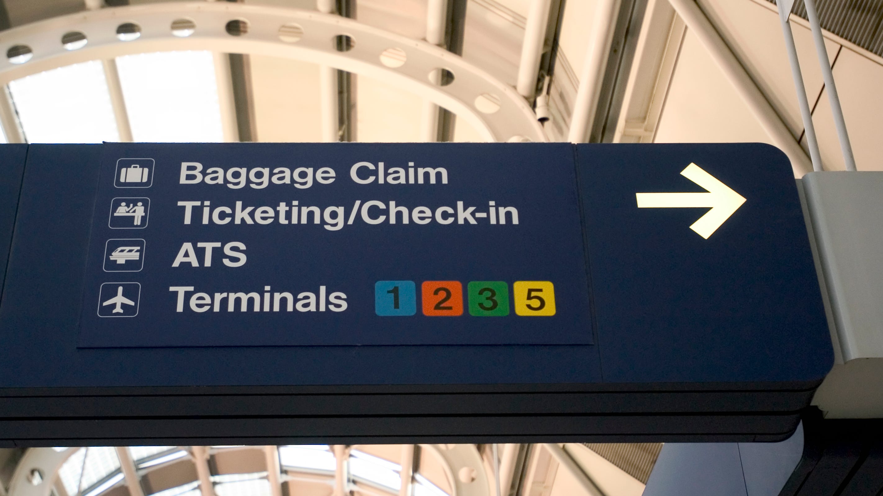 Holiday travel ramps up at Chicago airports