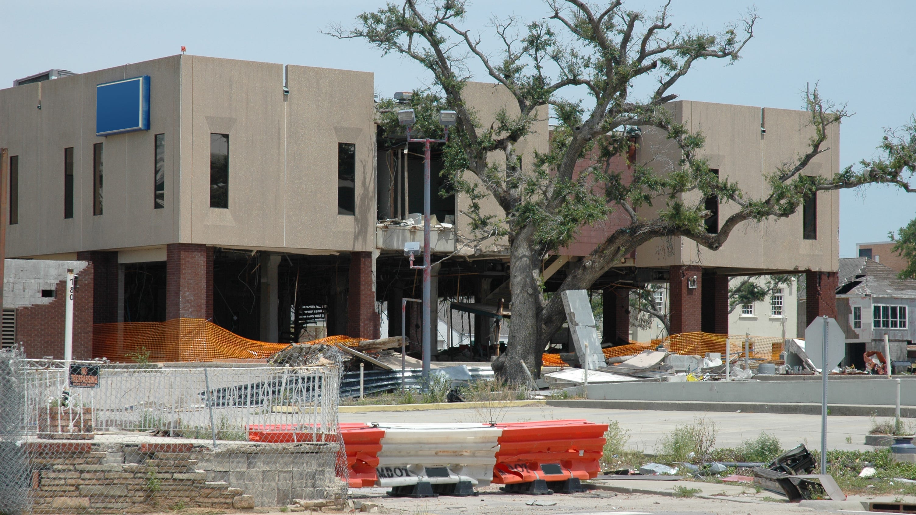 Former Lindy Boggs Hospital structure goes up for sale