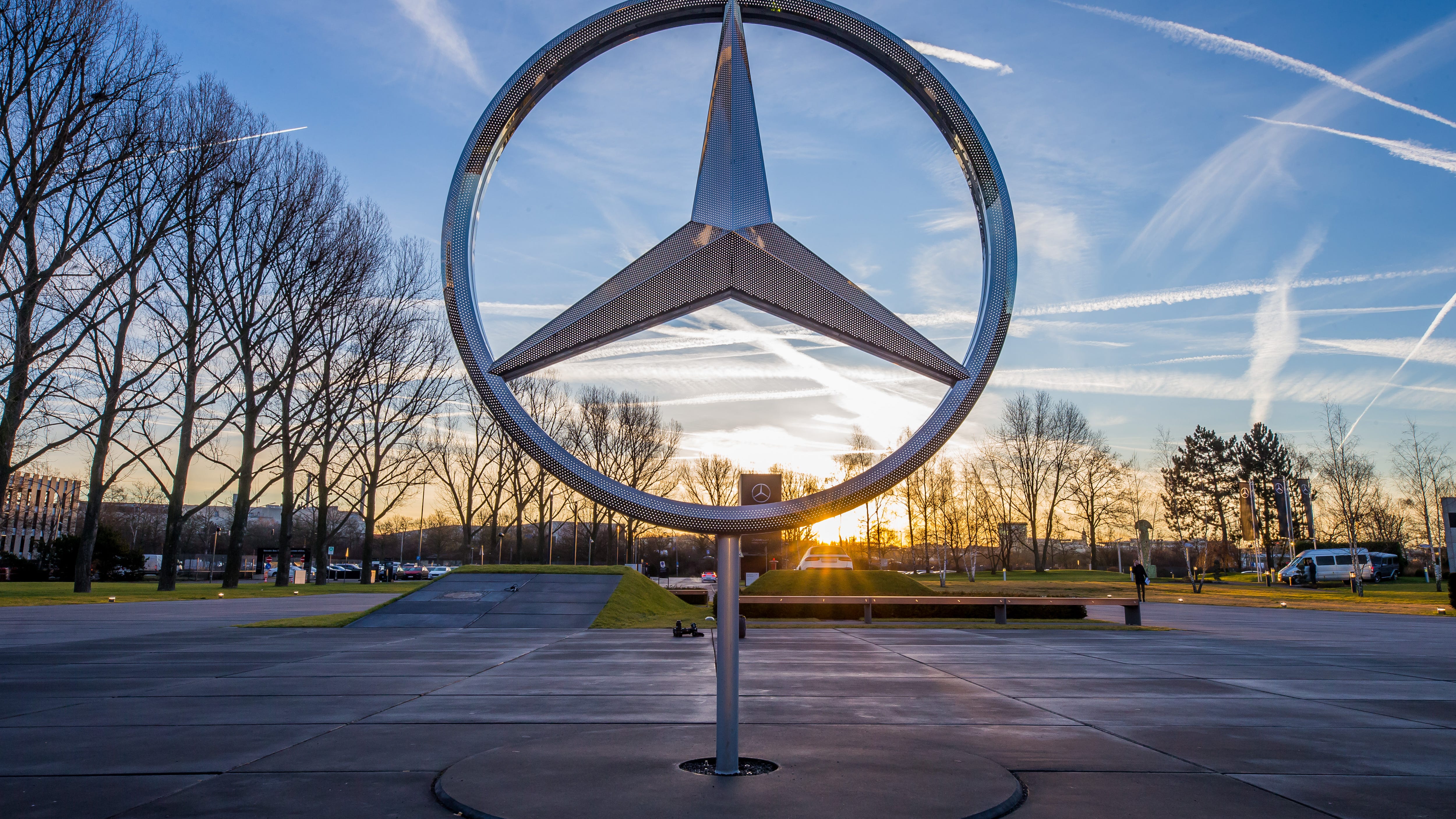 Mercedes recalls 1M vehicles due to brake issue