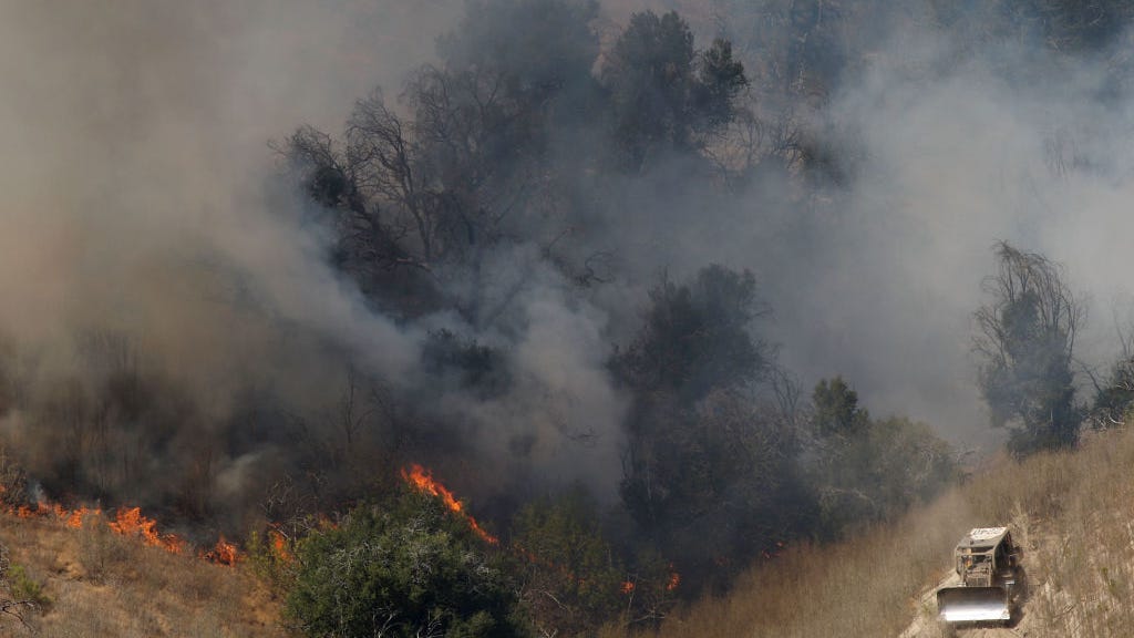 CAL FIRE crews battle 3 wildfires amid high heat, winds