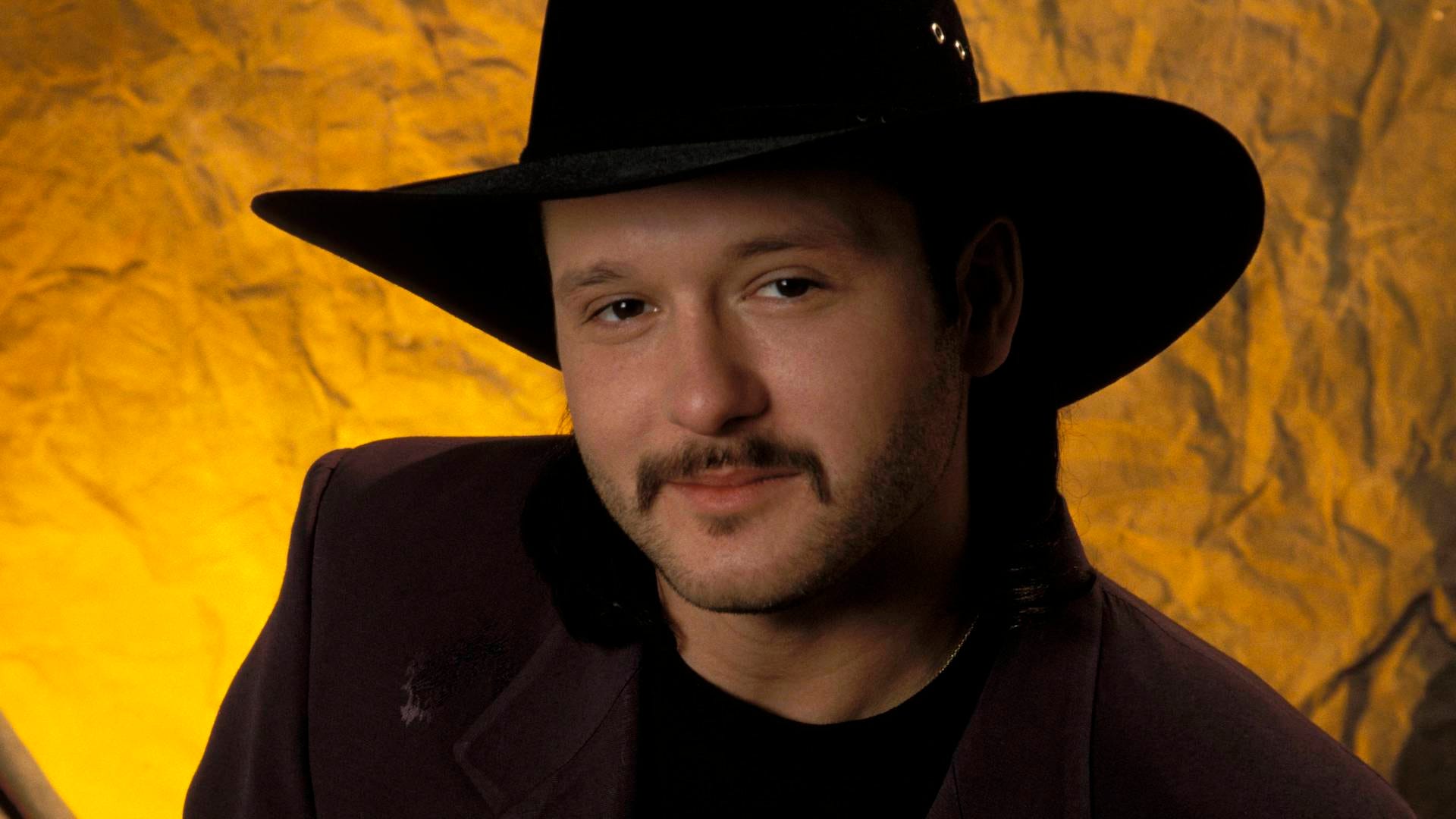 Tim McGraw's daughter shares a perfect impression of his 90s look