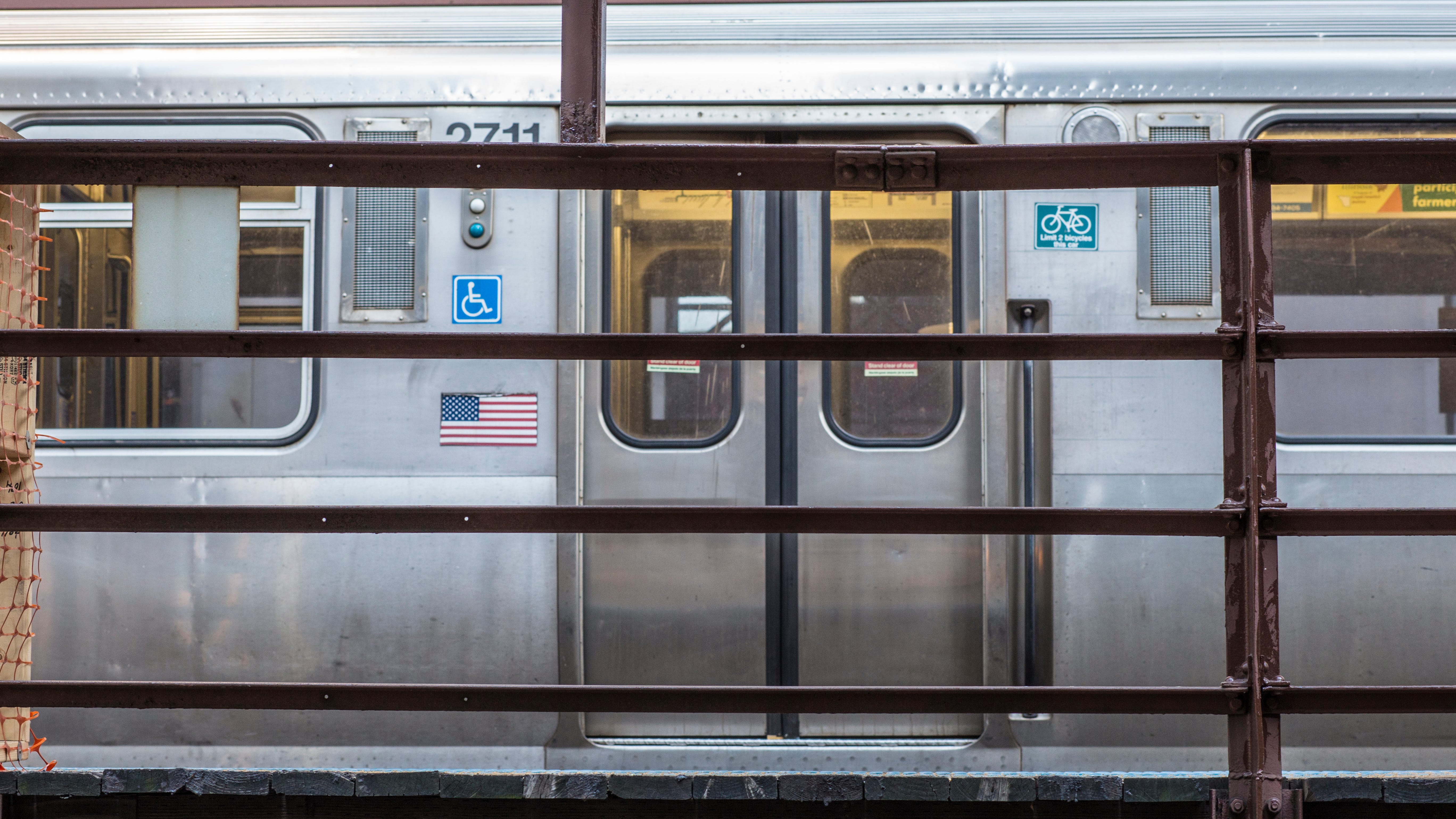 CTA Red Line shooting sends 4 people to hospital