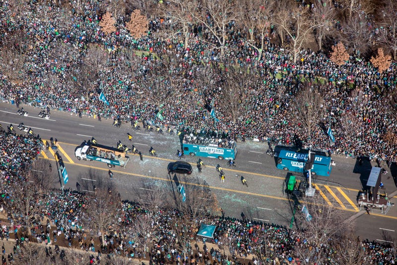 Scenes of the Eagles' party buses heading to the Art Museum during the 2018 Super Bowl parade.