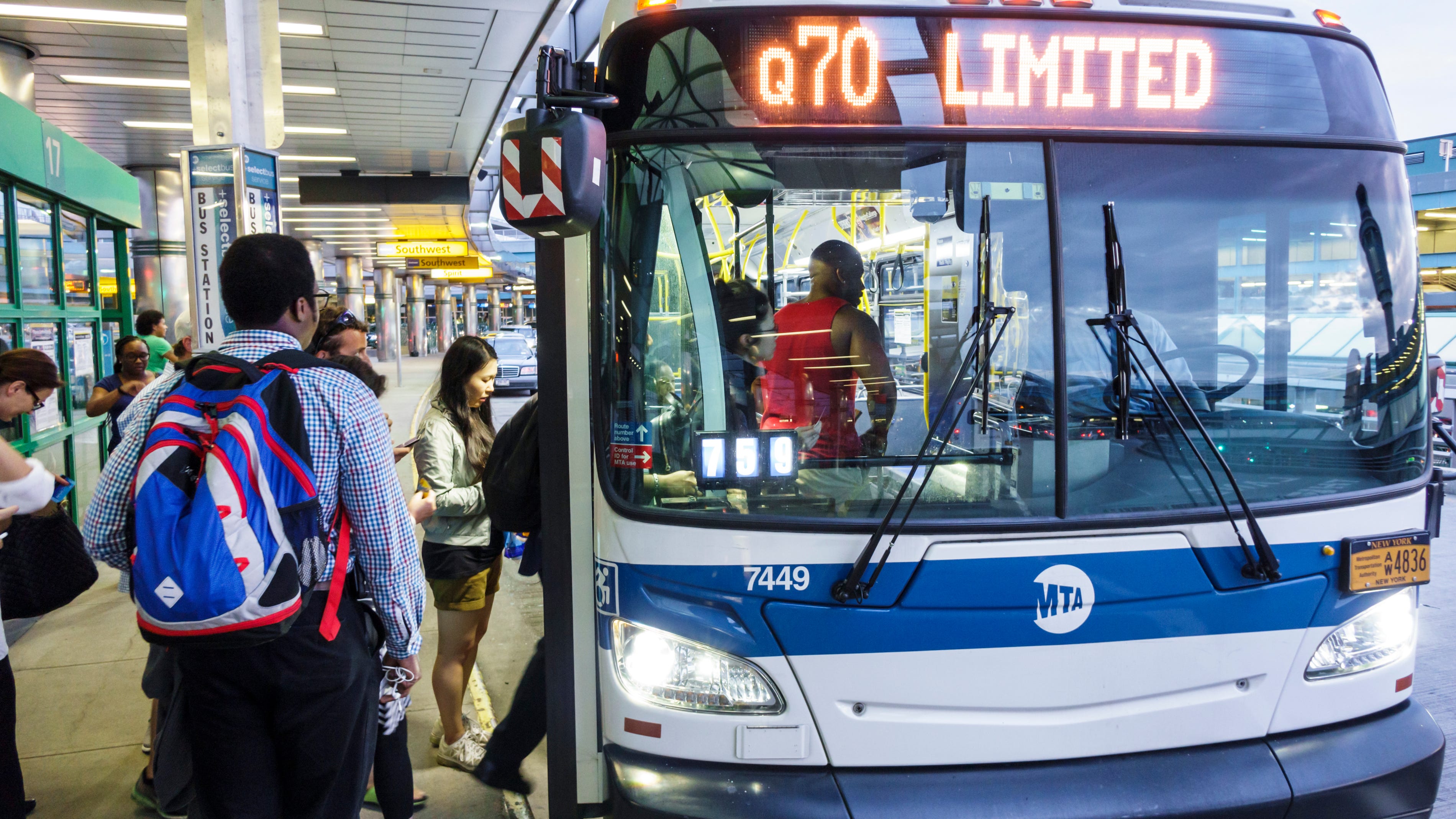 Q70 bus to LaGuardia to be free starting this weekend: Hochul