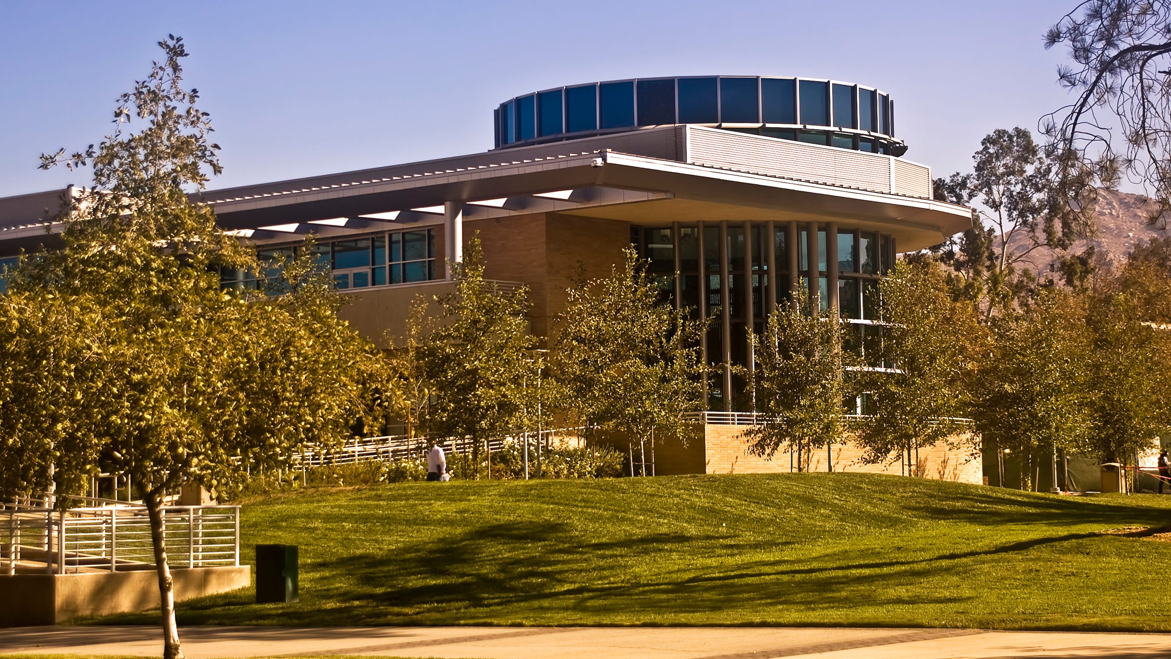 Half of UC campuses to start 2022 remotely