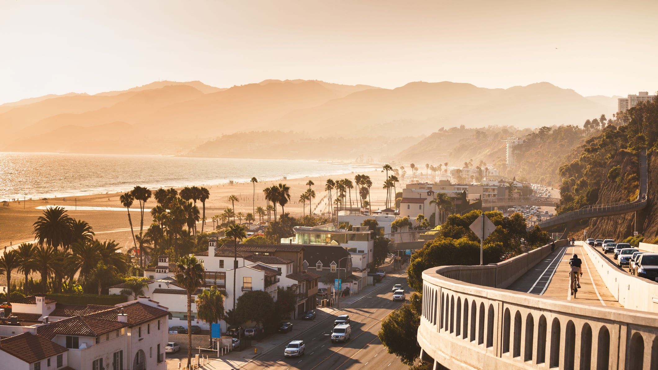 Hundreds expected in Santa Monica this weekend to protest vaccines, masks