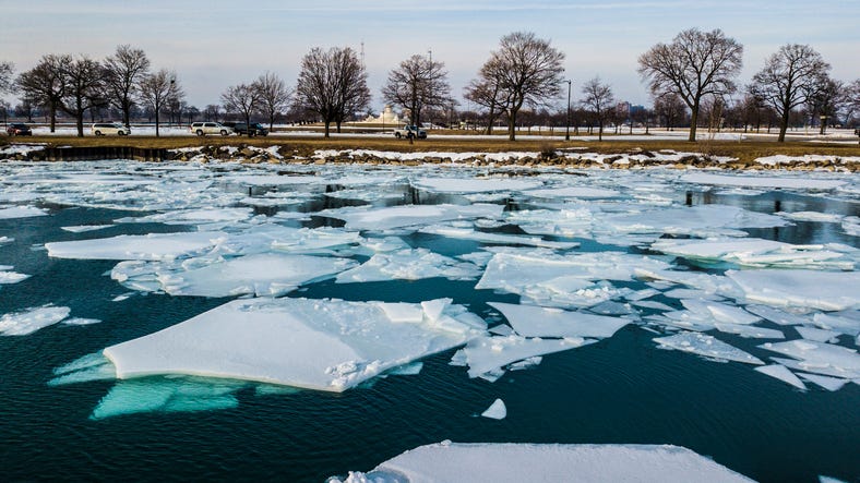Coast Guard fails to find man who fell through ice near Belle Isle on Detroit River