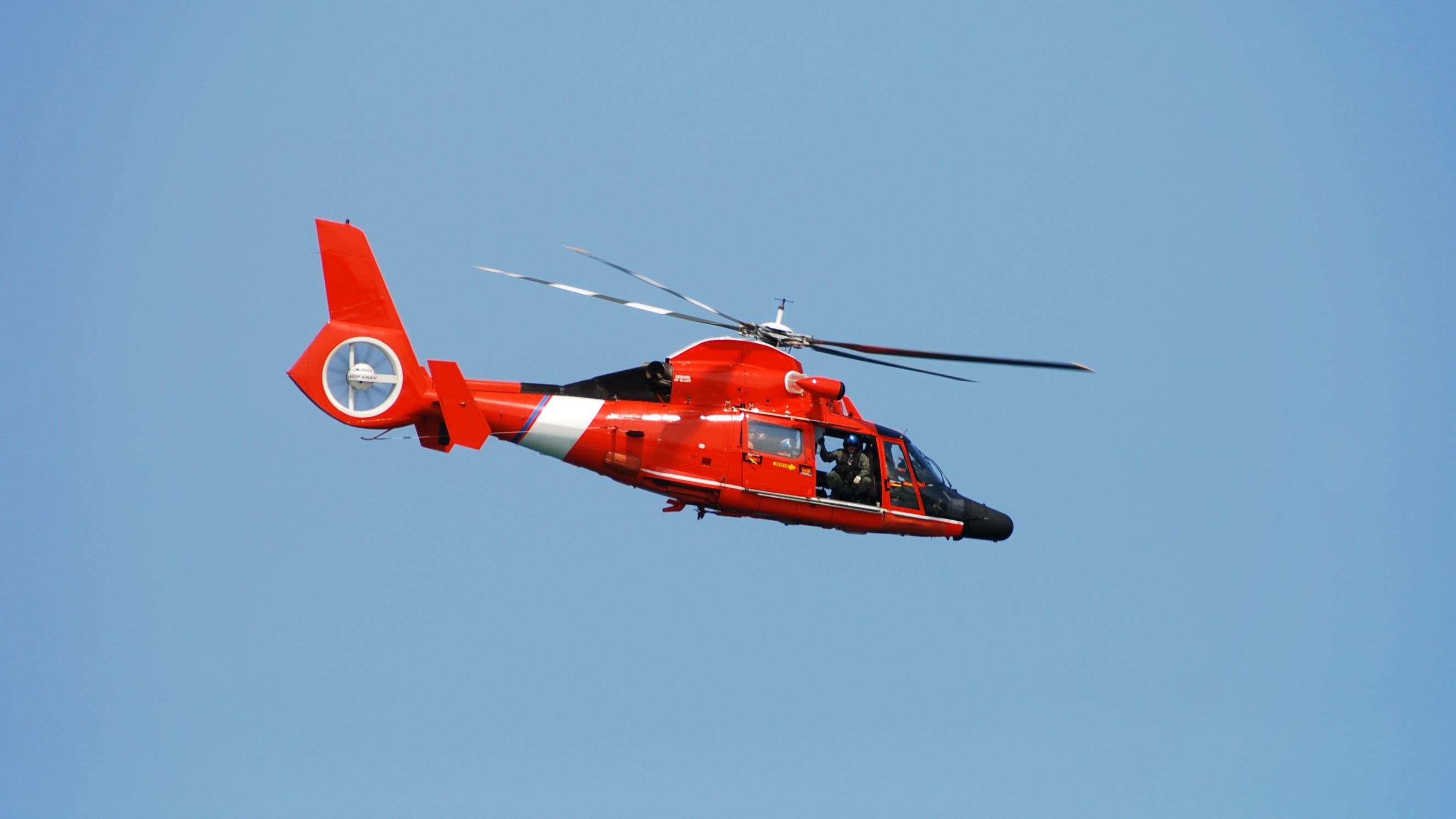 WATCH: Injured ship crewman gets helicoptered to hospital