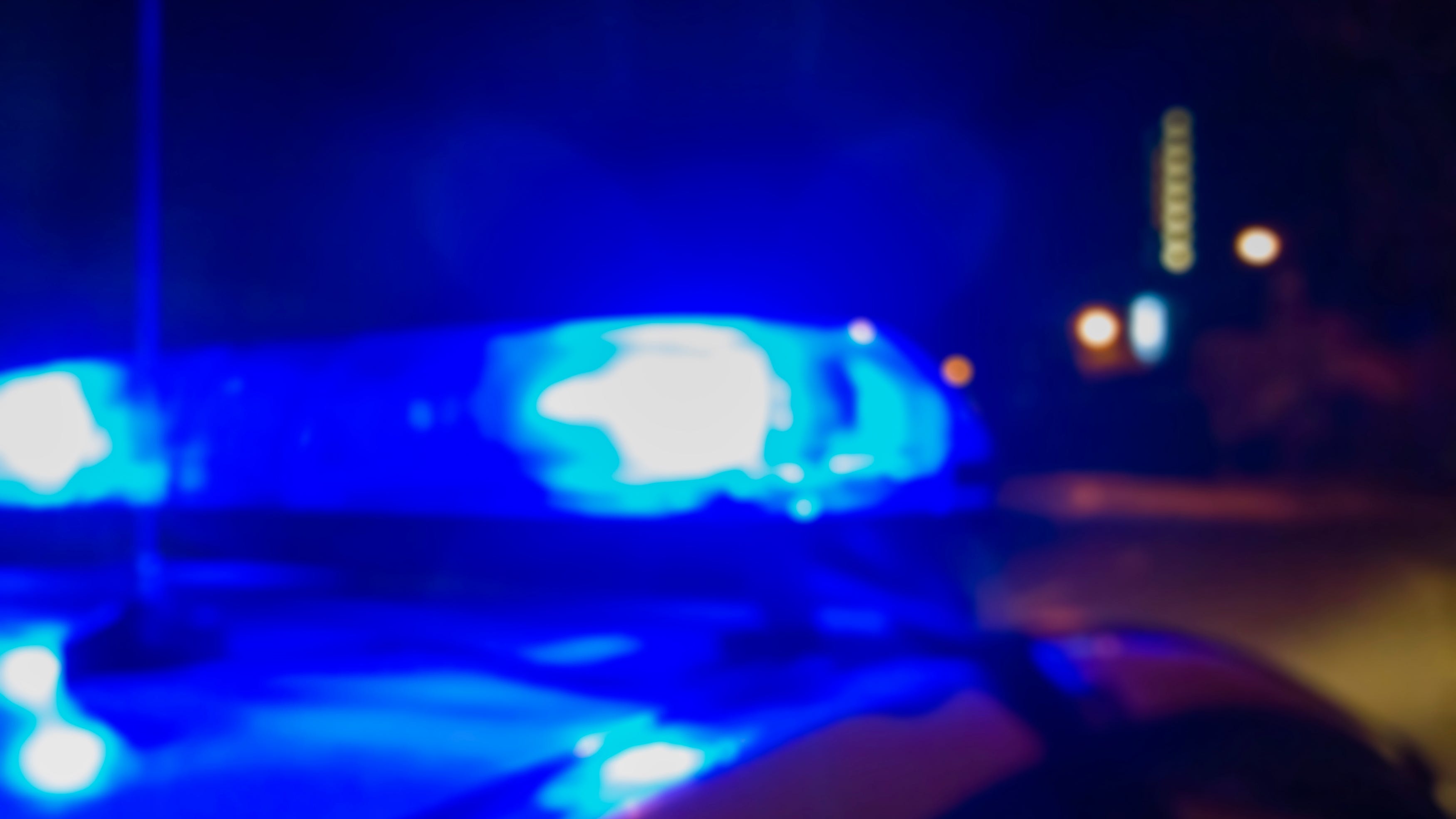 Man dies after driving wrong way on St. Louis highway, hitting multiple semi trucks