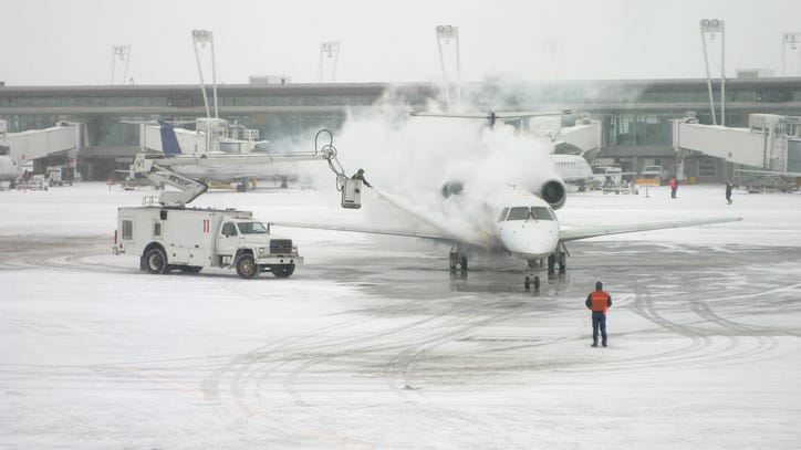 Winter weather results in 4,200 U.S. flights being canceled or delayed