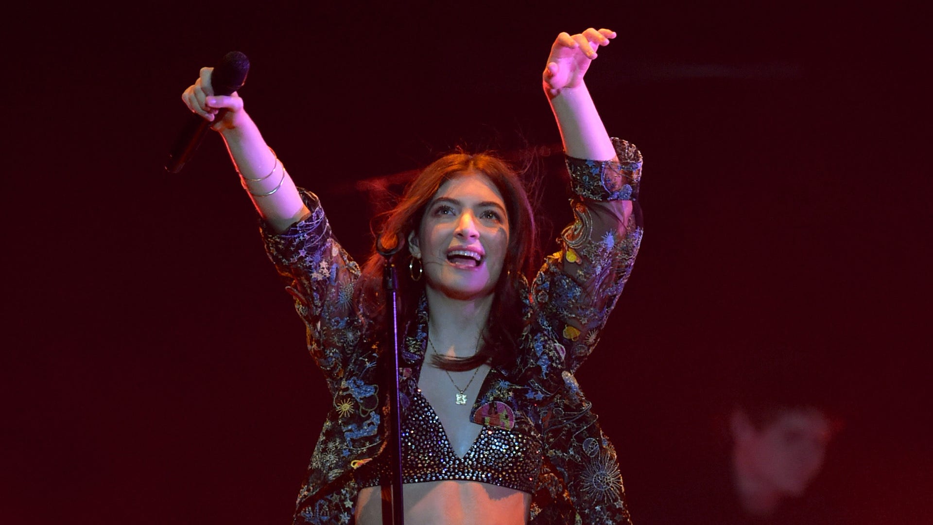 Lorde reveals 2022 tour dates