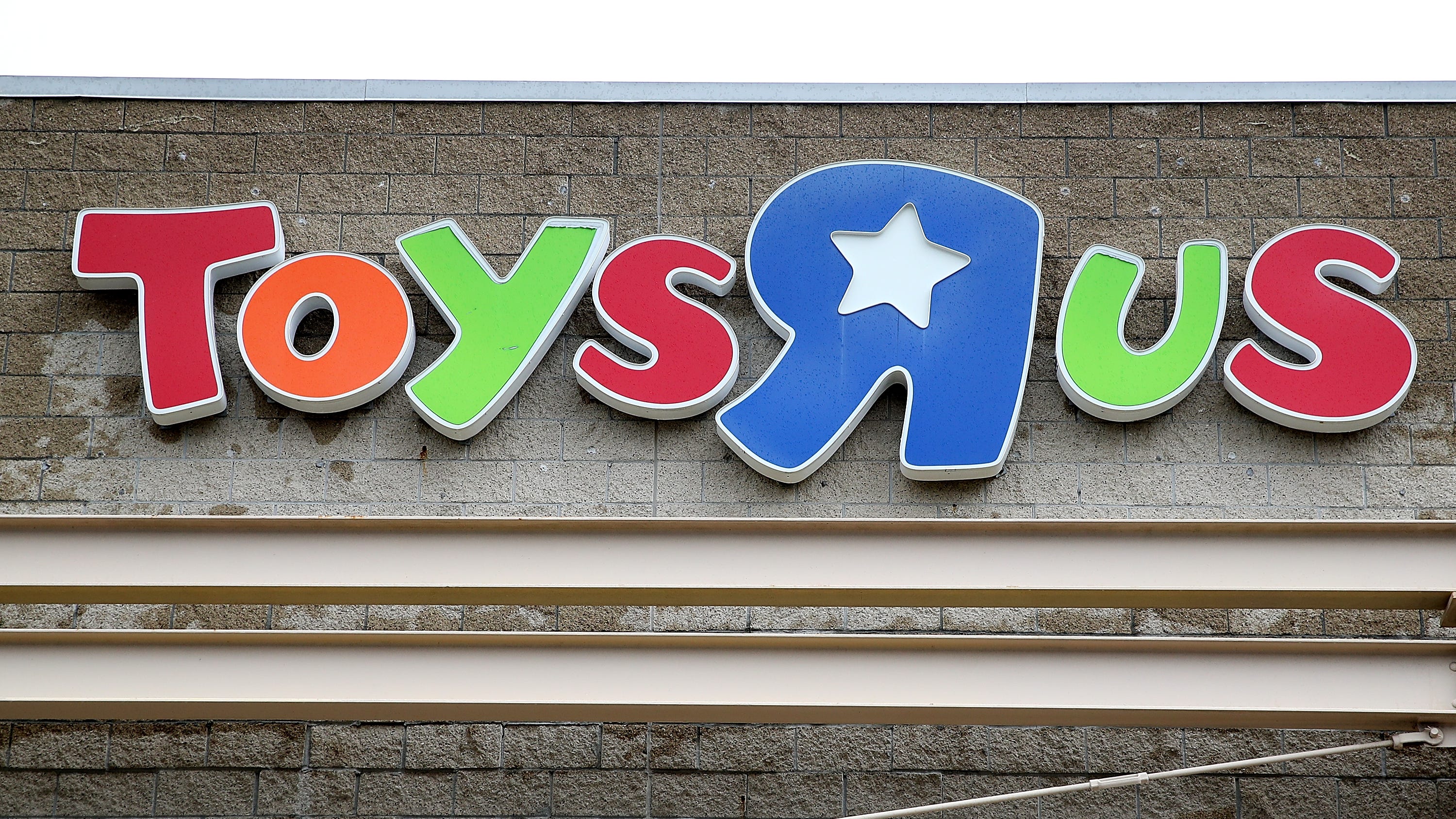 Toys R Us is planning a comeback