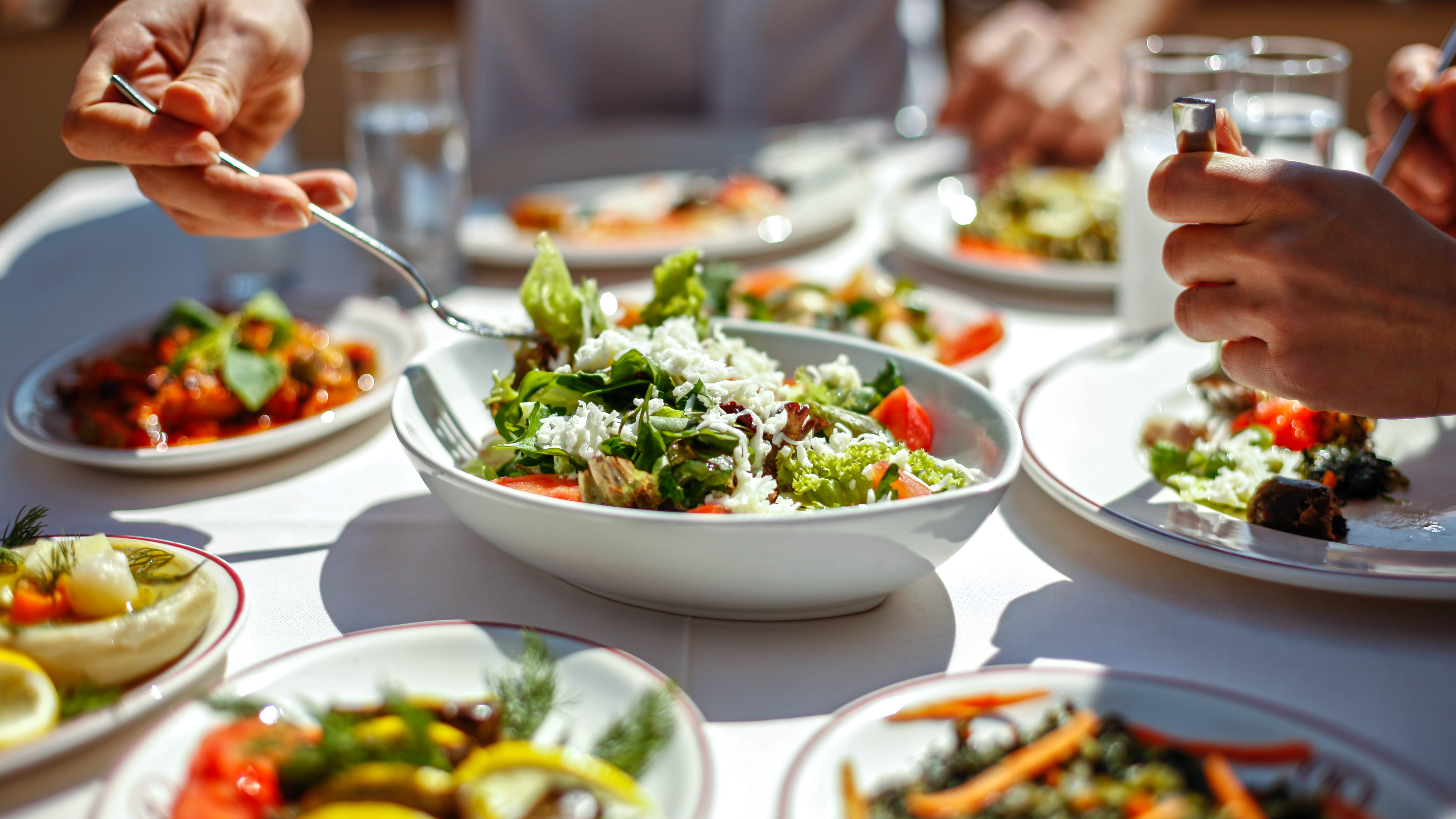 Social omnivores? In new trend, some opt to eat vegetarian at home, but eat meat socially