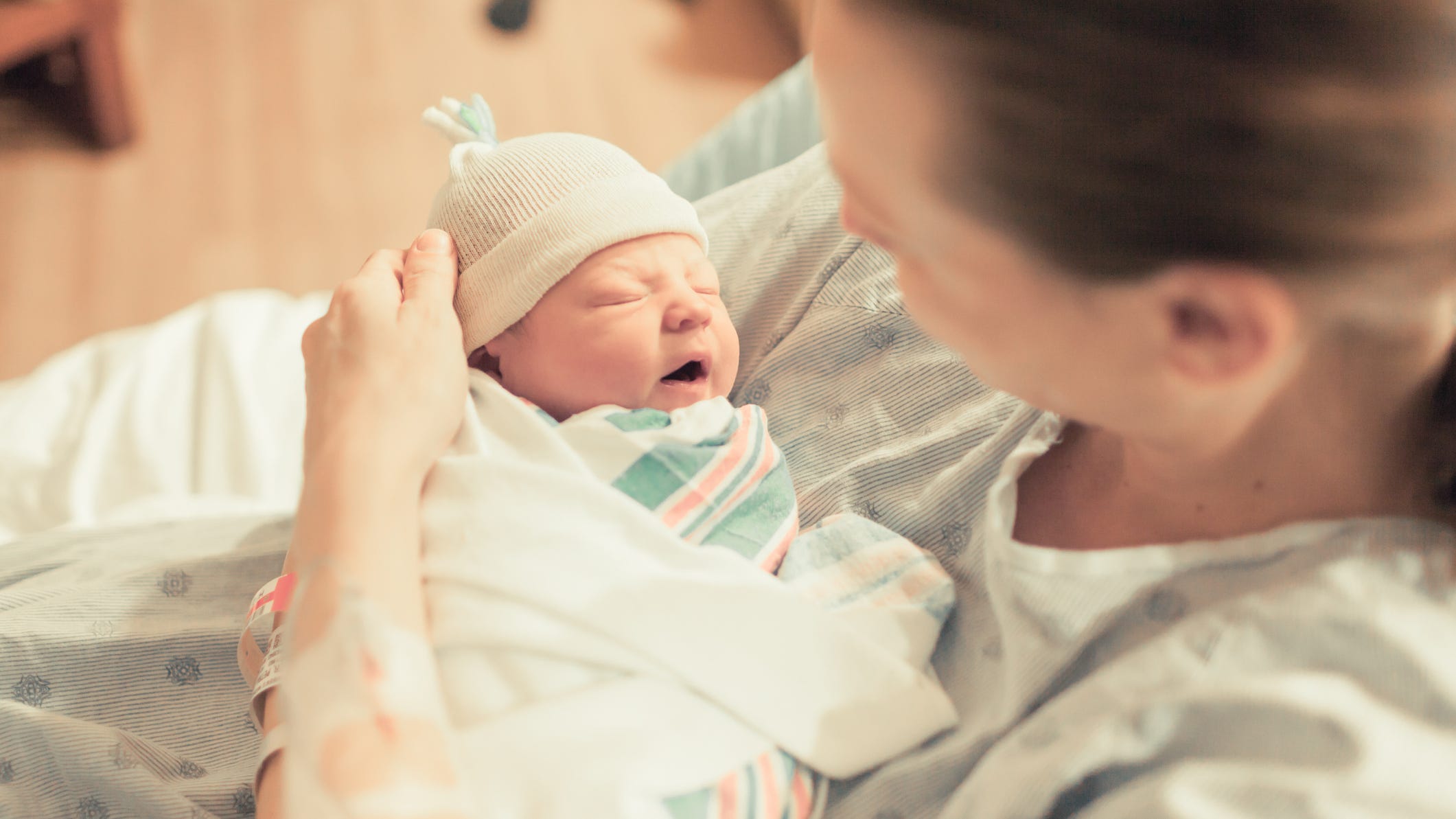 Baby born with COVID-19 antibodies because mom got vaccine while pregnant