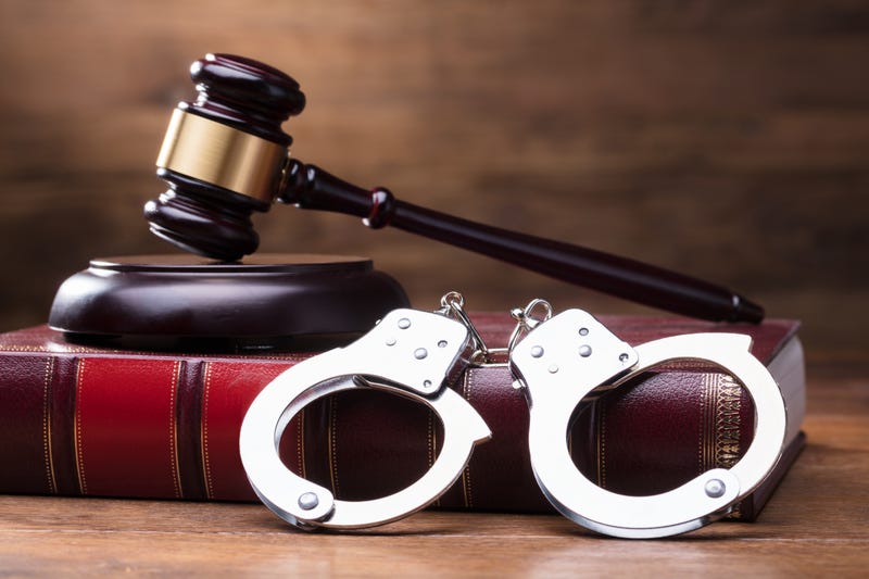 Felon Suspected of Posing As Detective To Rob Handymen Arrested