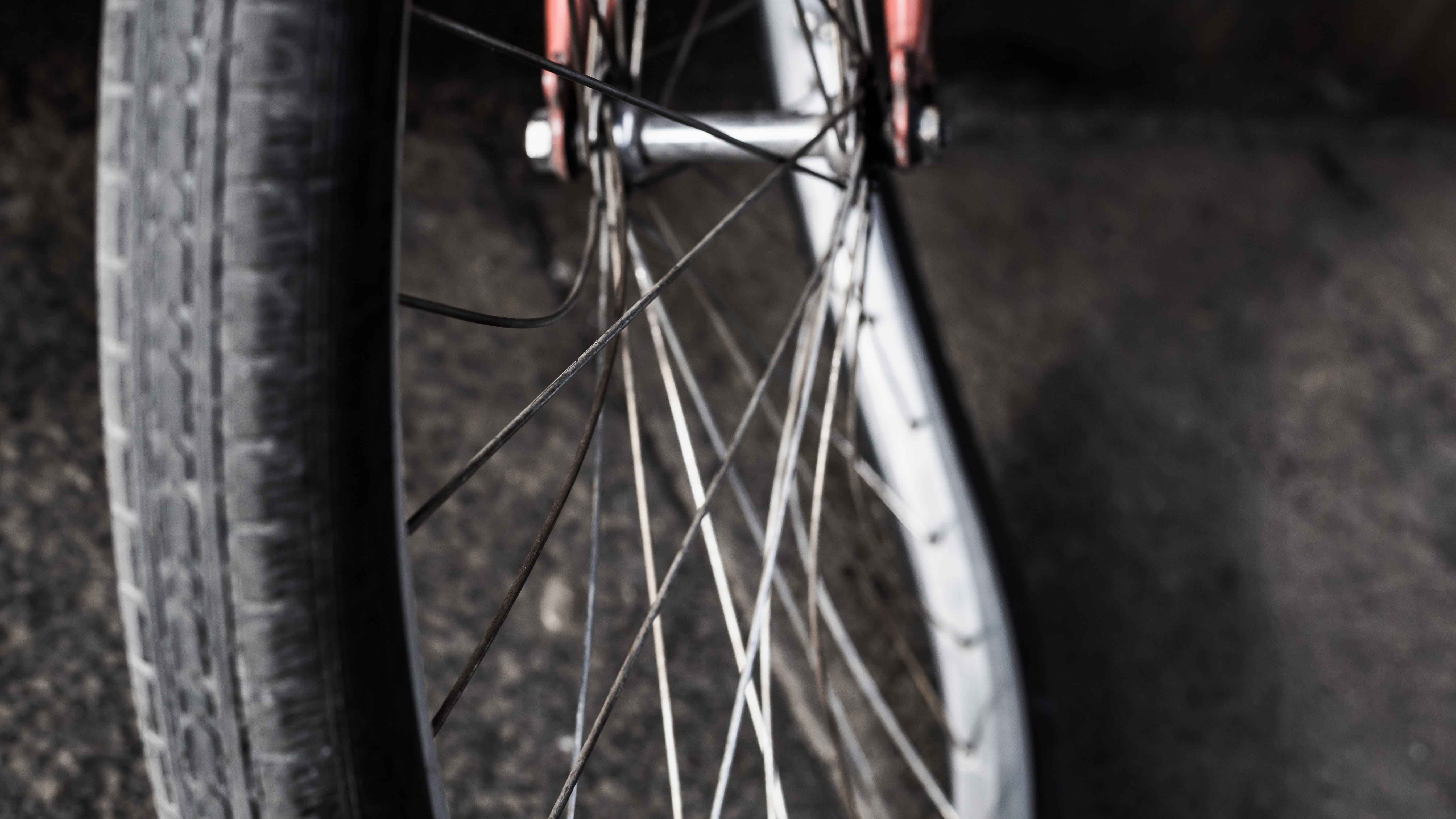 Bicyclist dies days after being struck by driver in West Loop who tried to flee scene