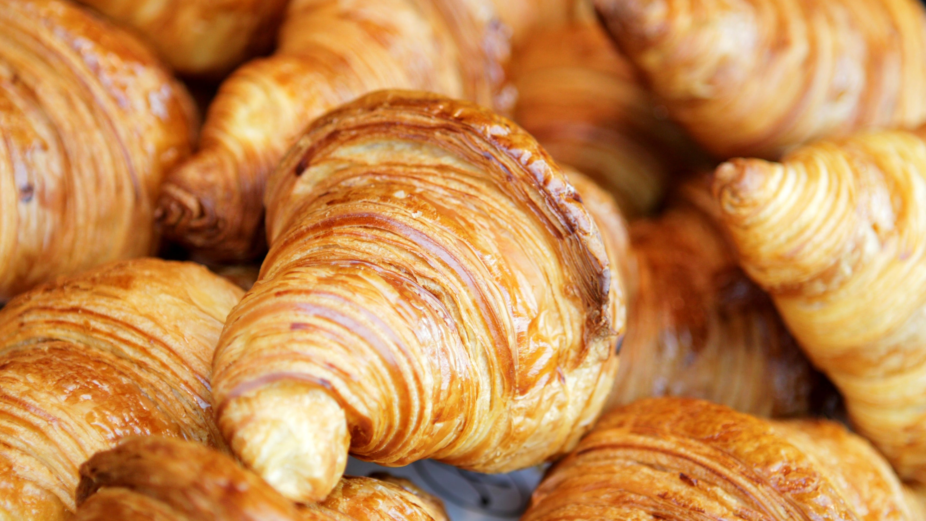 Philadelphia cafe and bakery paying all employees at least $15 per hour