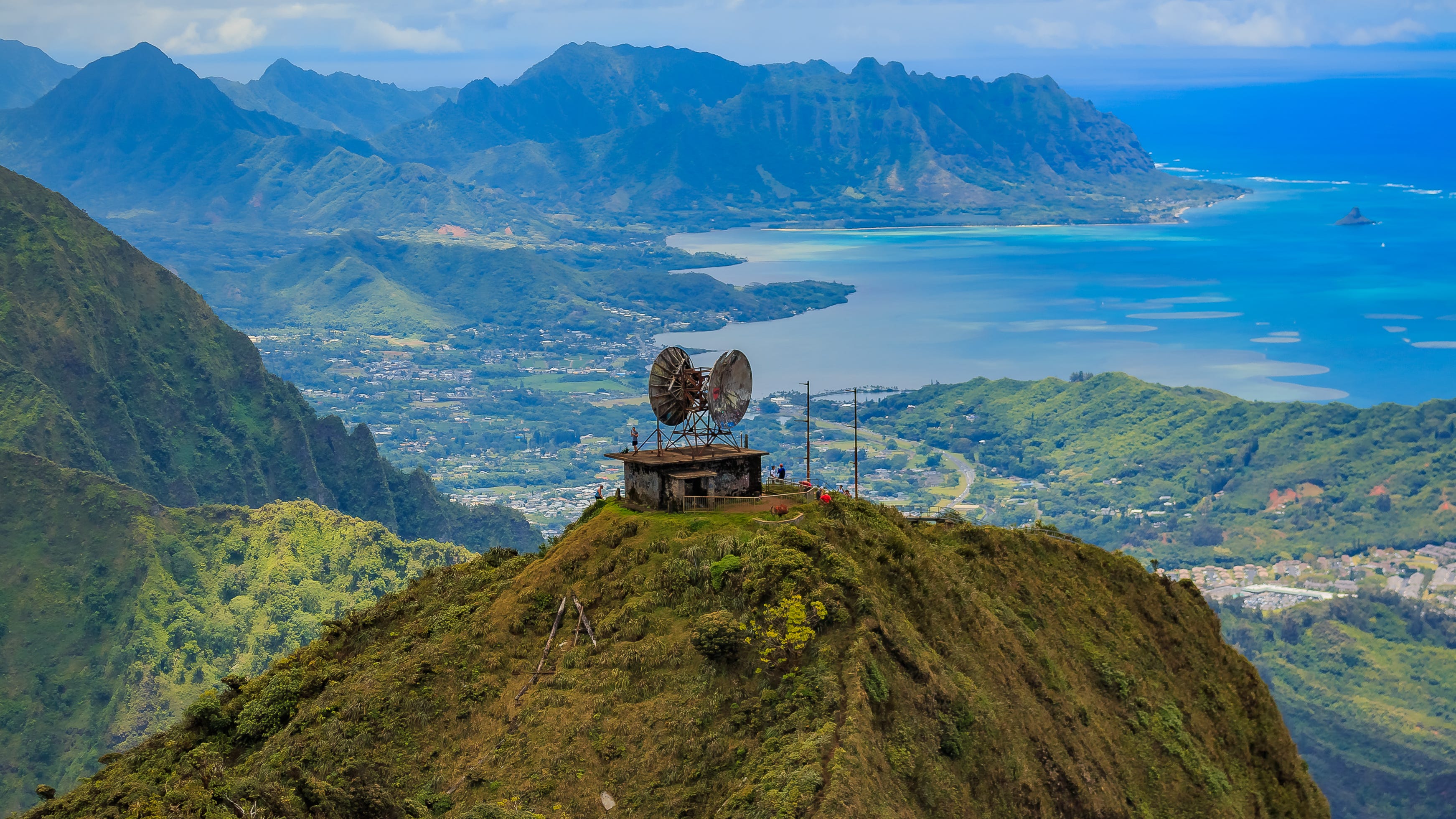 Hawaii's beautiful - and illegal - 'Stairway to Heaven' hike could soon be dismantled