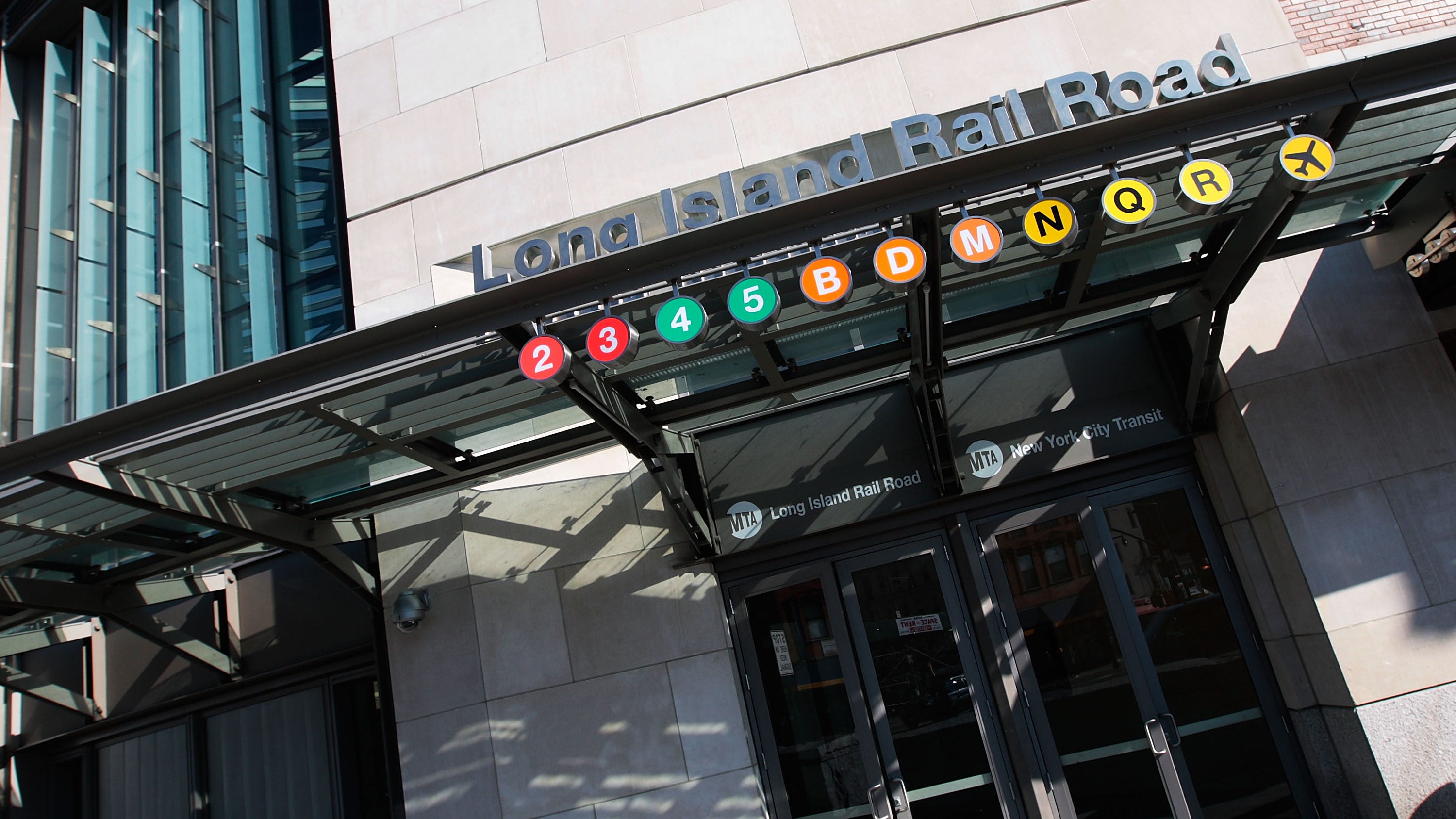 Wi-Fi service comes to LIRR's Atlantic Terminal in Brooklyn