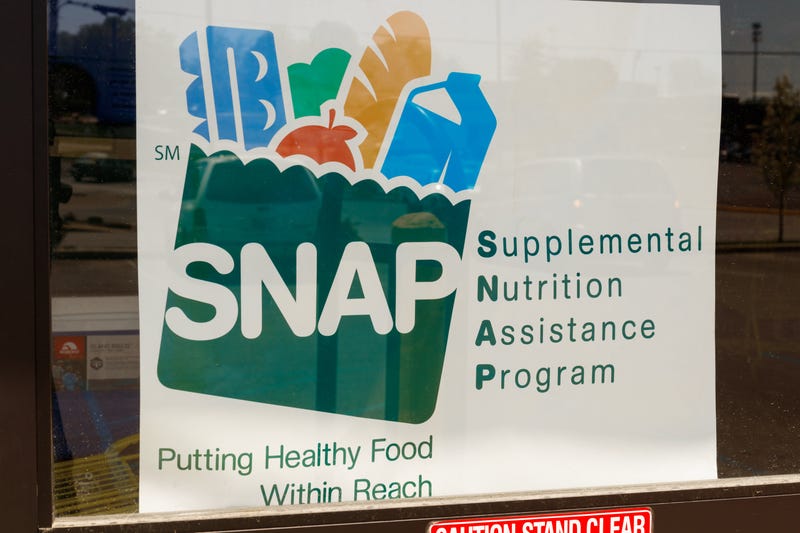 A We Accept SNAP Sign at a Retailer
