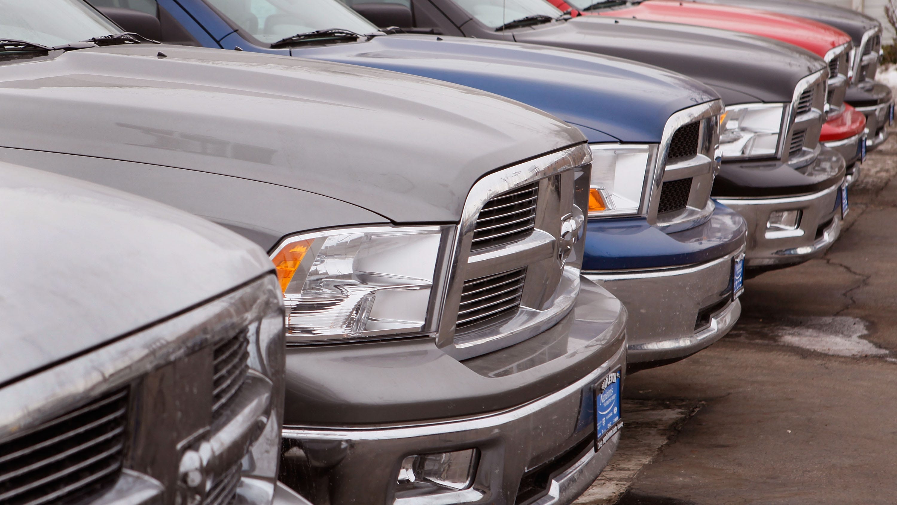 Police: suspects cut through fence, steal Dodge Ram pickups from auto plant in Sterling Heights