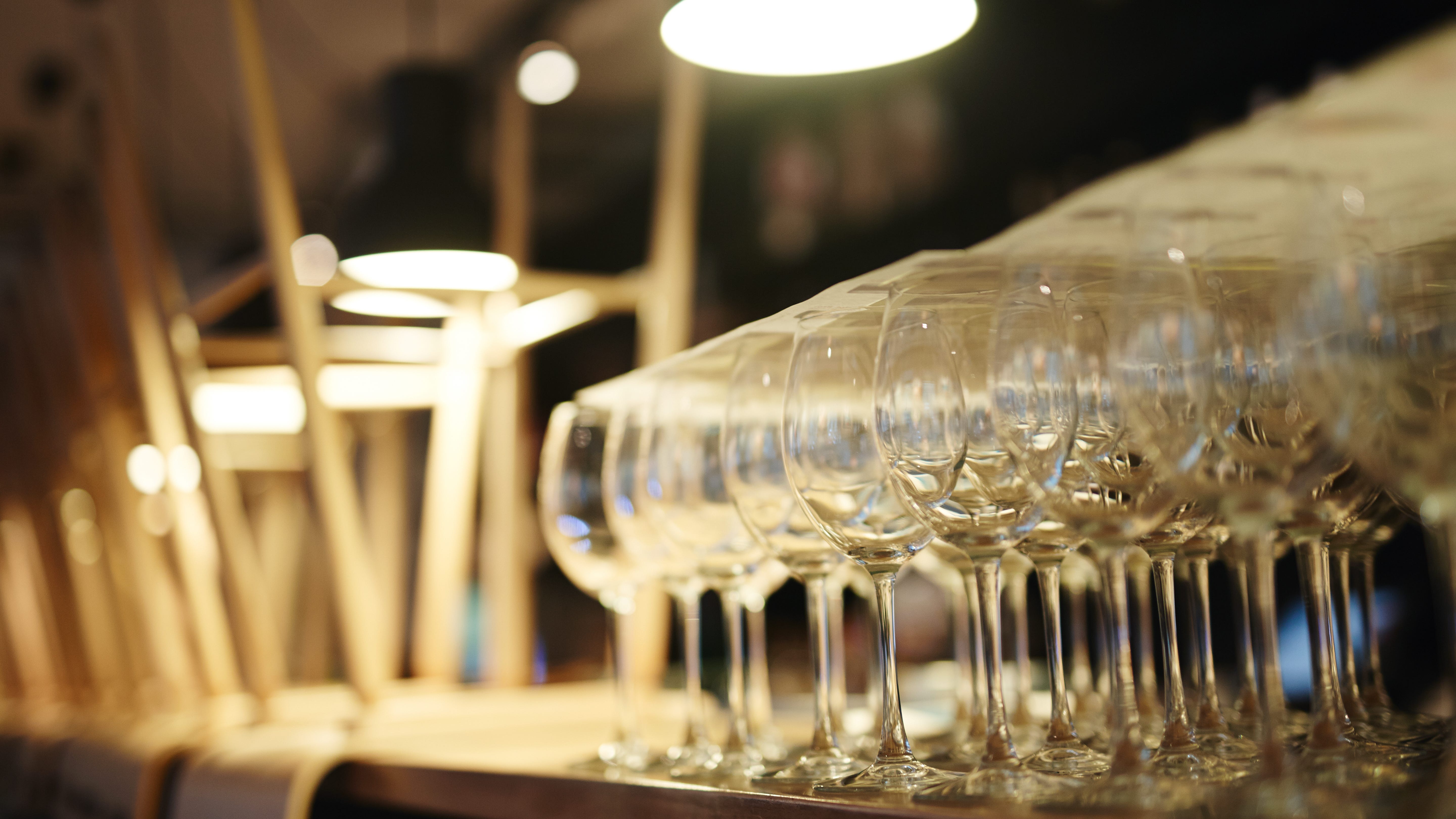 River North restaurants cut hours more than any area in U.S. during COVID: survey