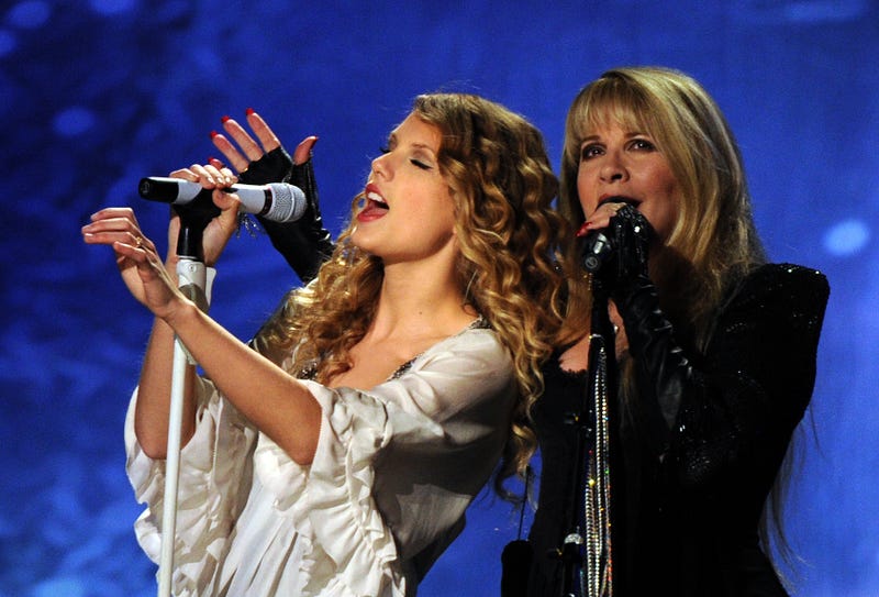 Taylor Swift and Stevie Nicks 