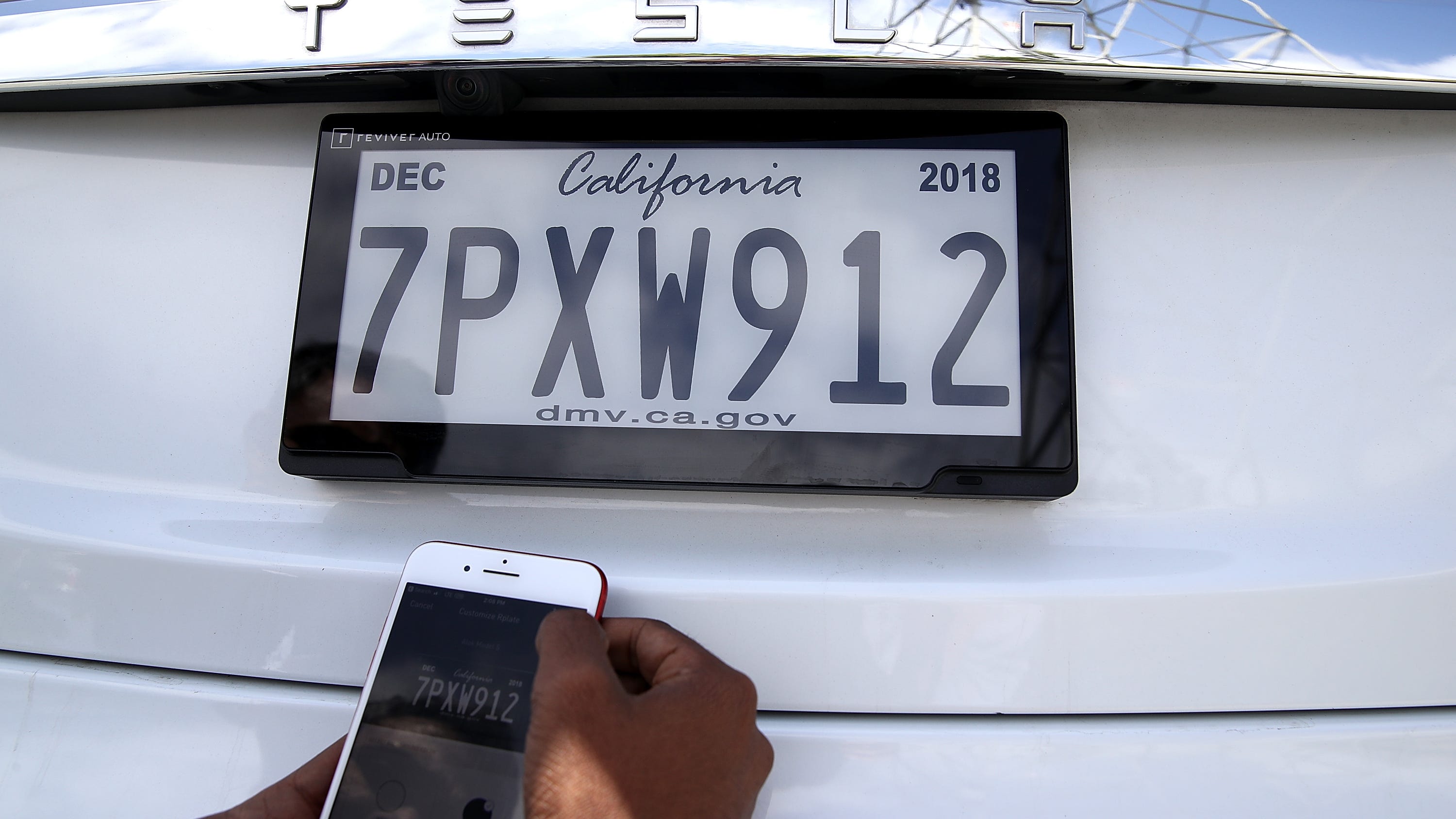 Californians can now use digital license plates. Here's how it works.