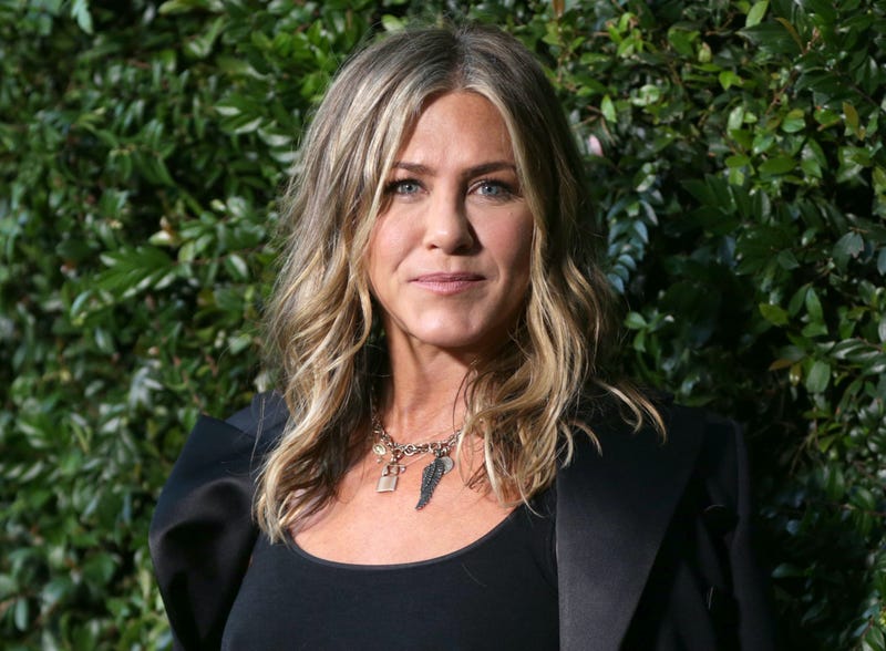 Jennifer Aniston attends the CHANEL Dinner Celebrating Our Majestic Oceans, A Benefit For NRDC