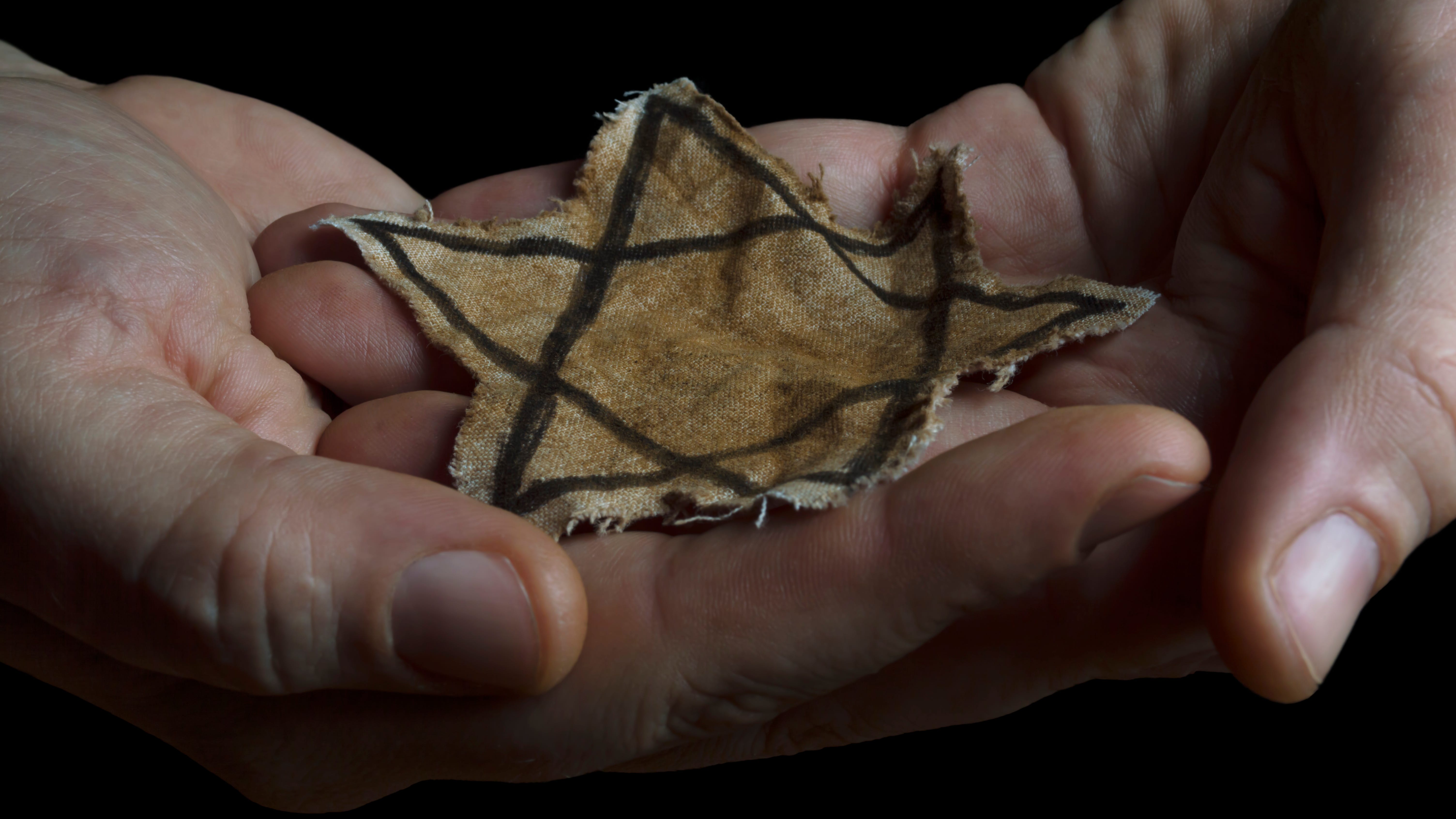 Chicago area Holocaust survivor recalls horrors he experienced, condemns hate in America