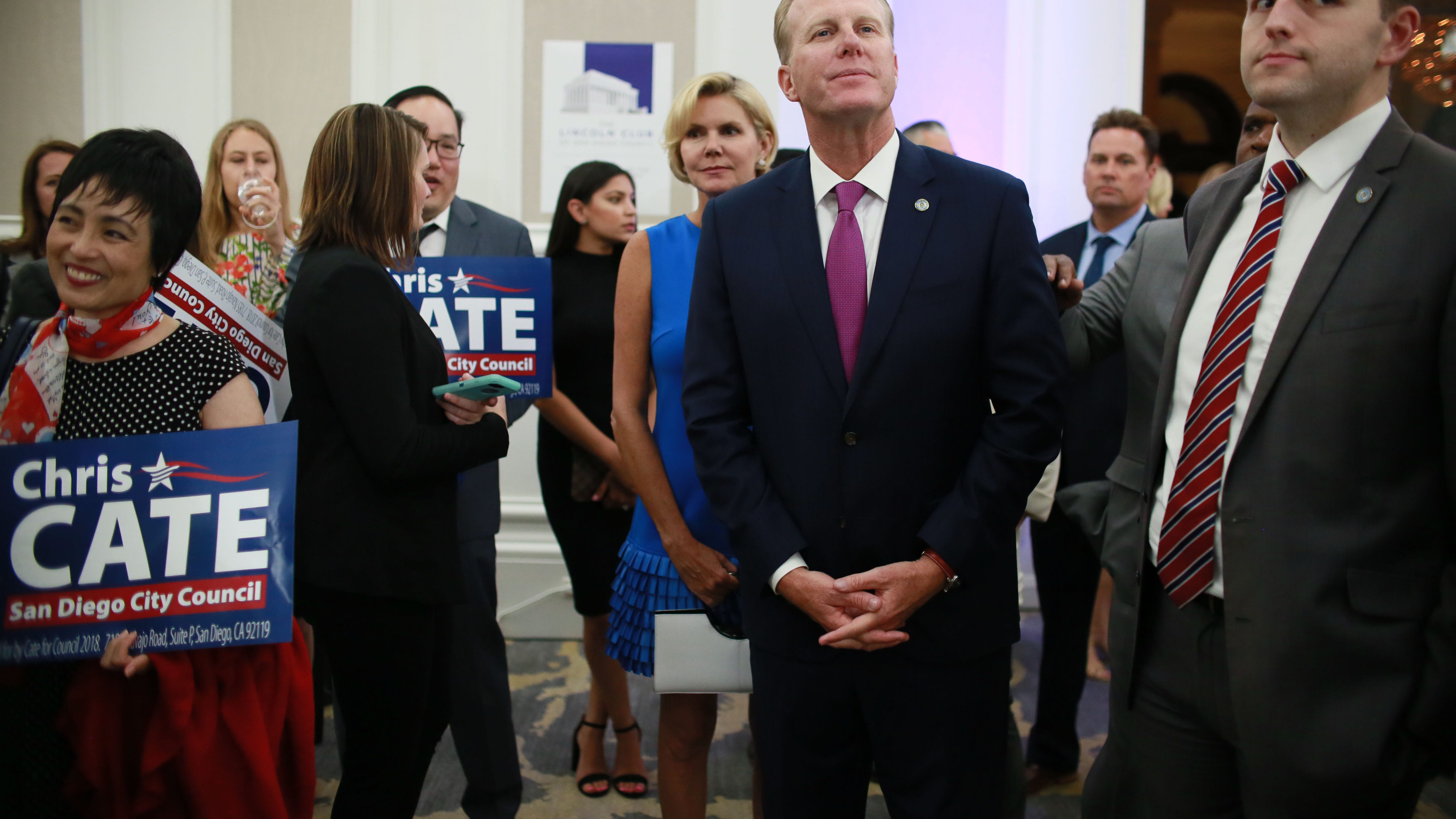 Ex-San Diego mayor officially jumps in California governor's race